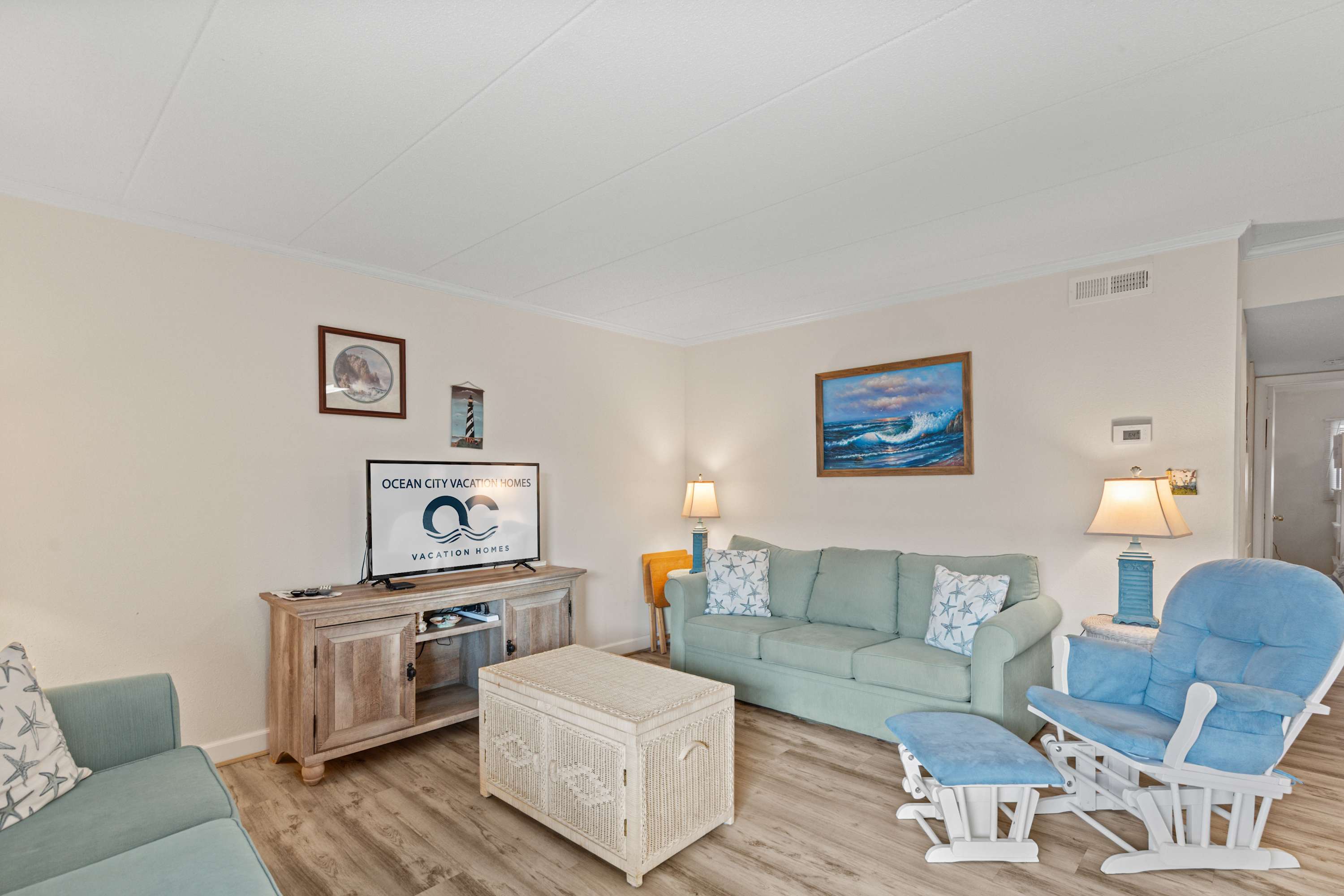Salty Sands 4 208