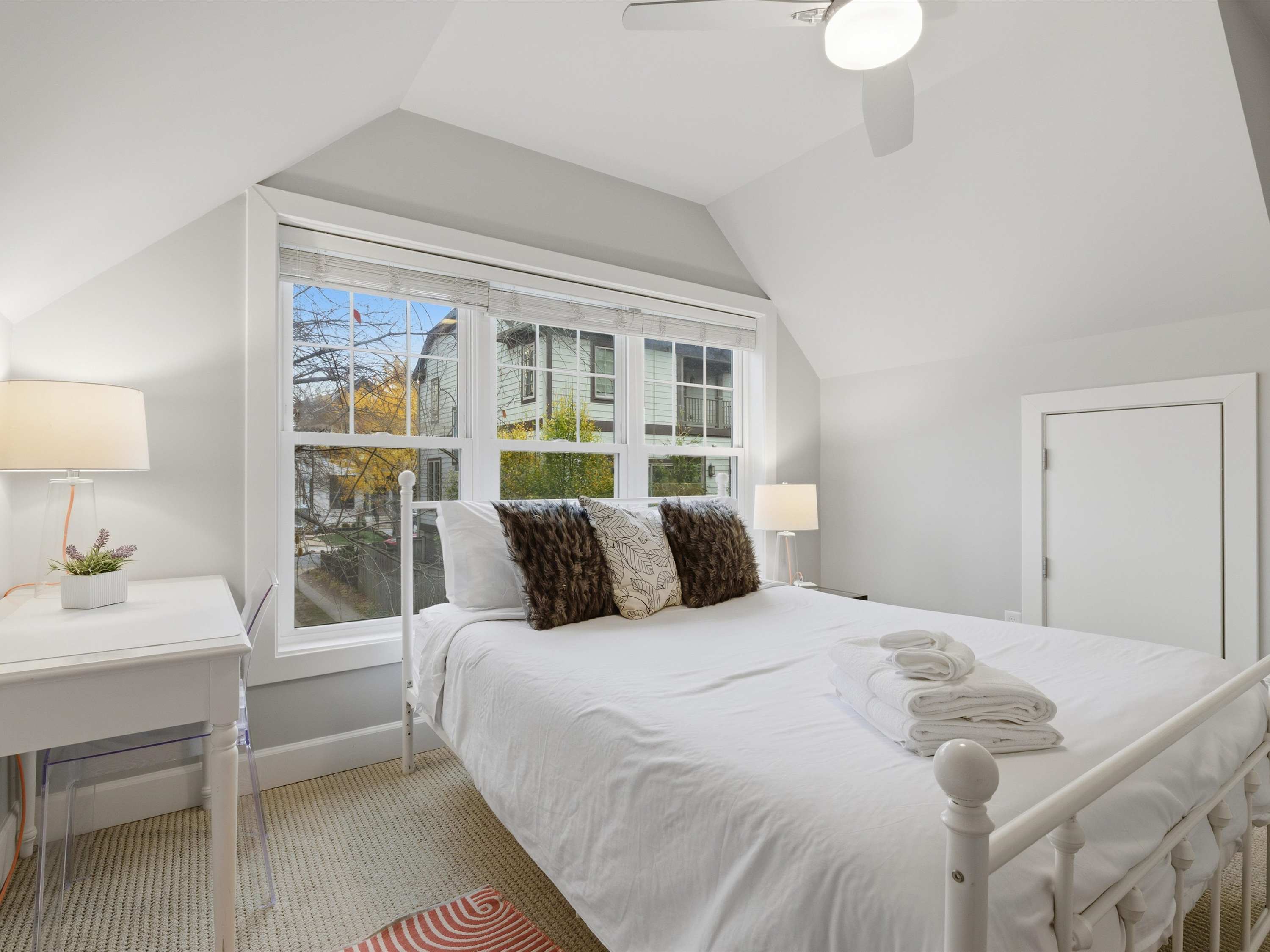 Cozy Carriage House - Clarendon Getaway — Arlington, VA — vacation rental