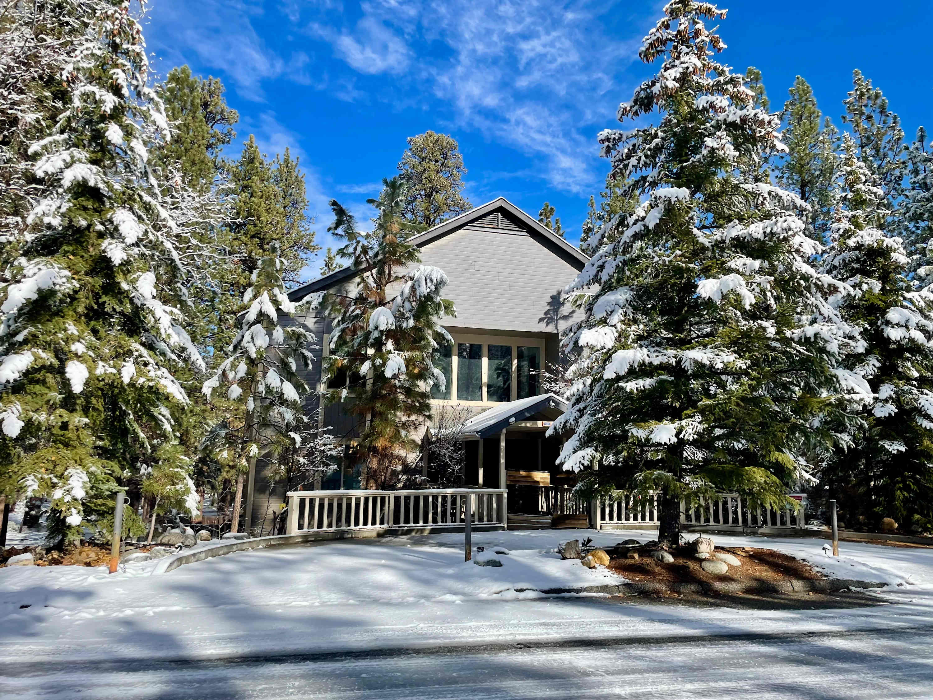 Private Luxury Big Bear Lodge. Hot Tub. Game Room