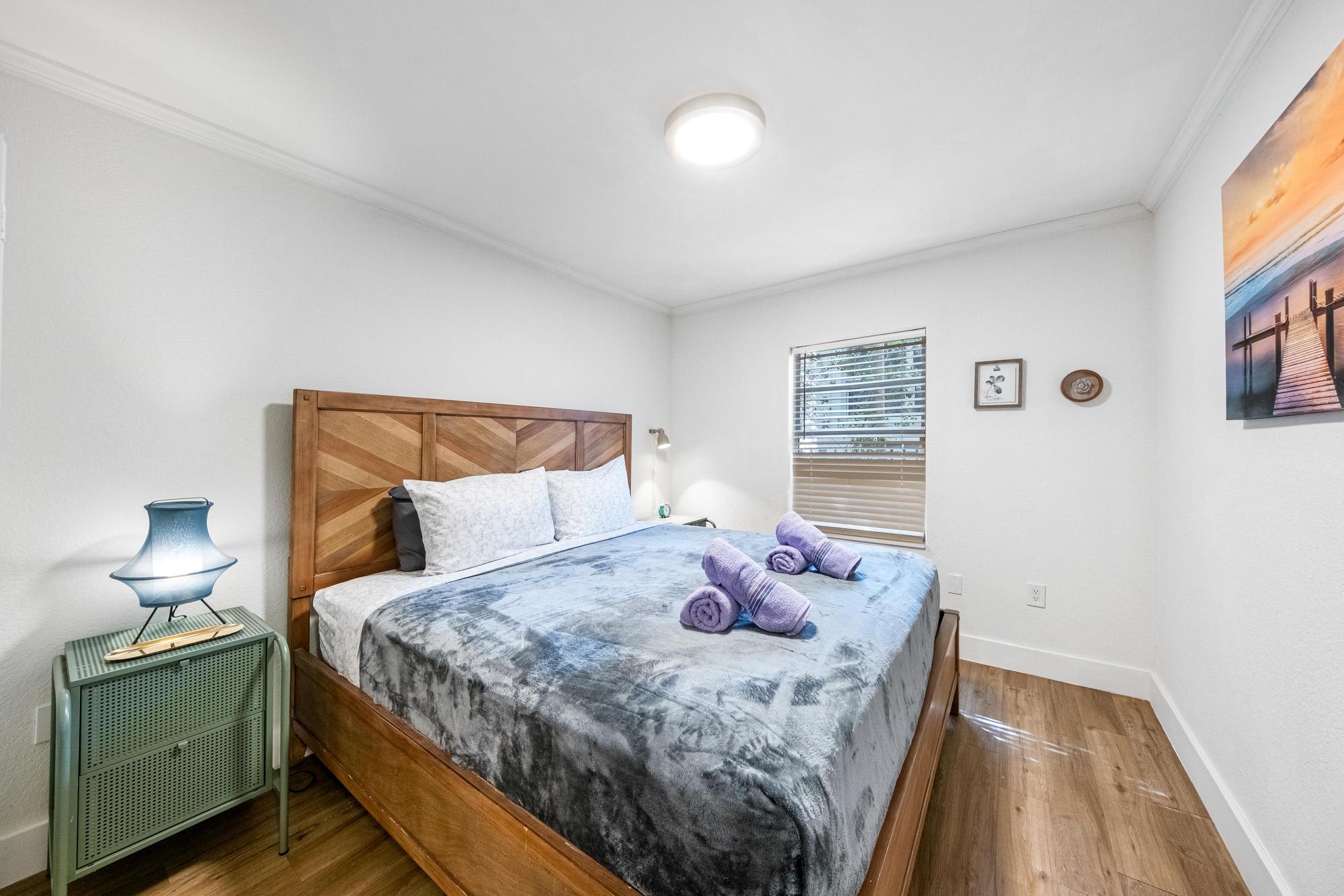 Steps from Ocean, Art Deco 1BR & Free Parking