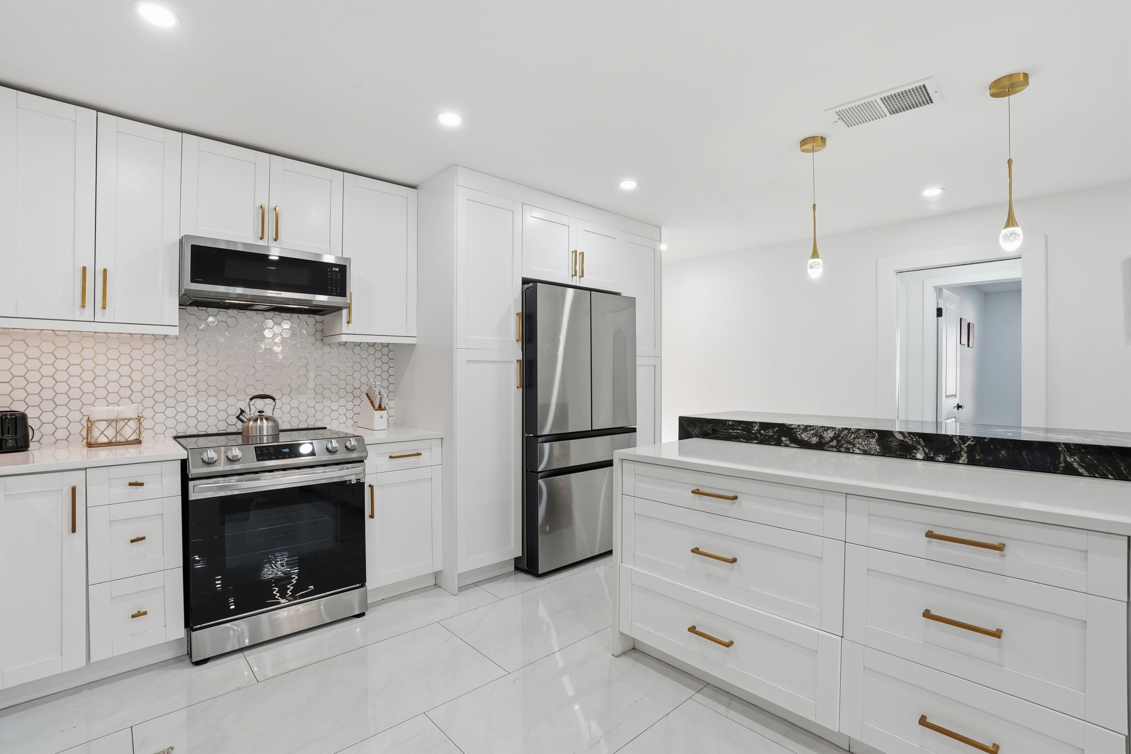 Remodeled Close to Beach With Heated Pool | Photo 6