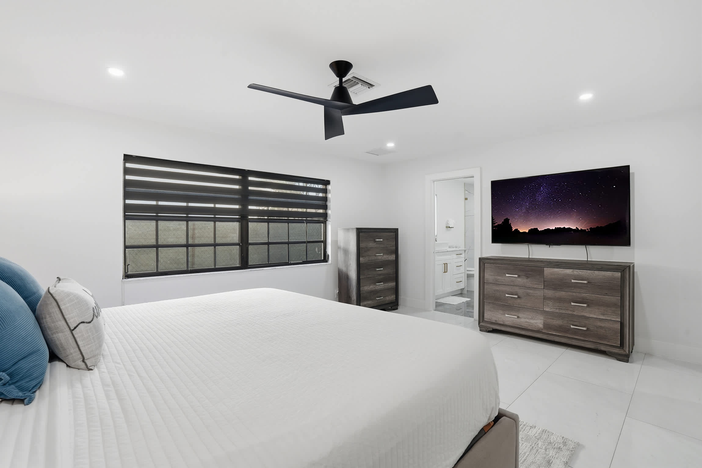 Remodeled Close to Beach With Heated Pool | Photo 17