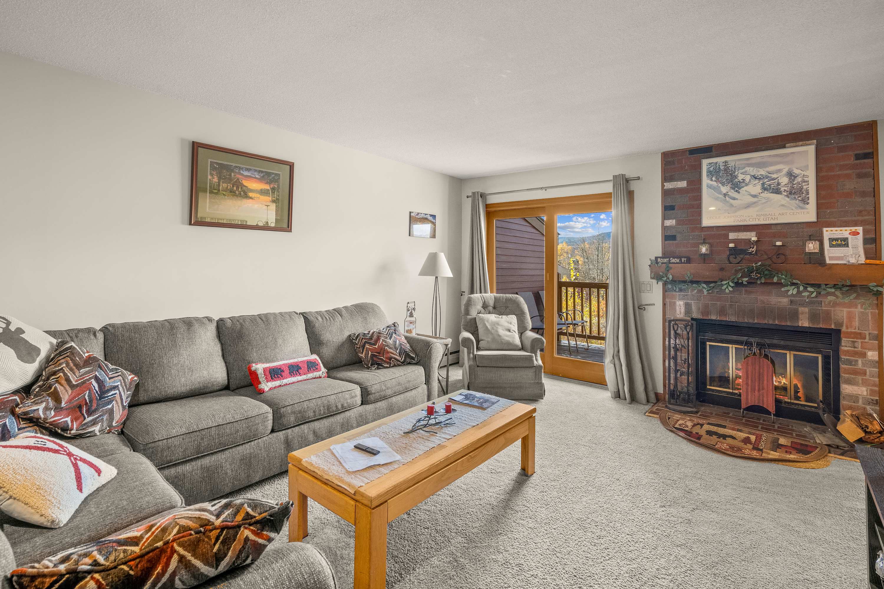 White Oak Lodge Shuttle to Mt Snow w Fireplace | Photo 7