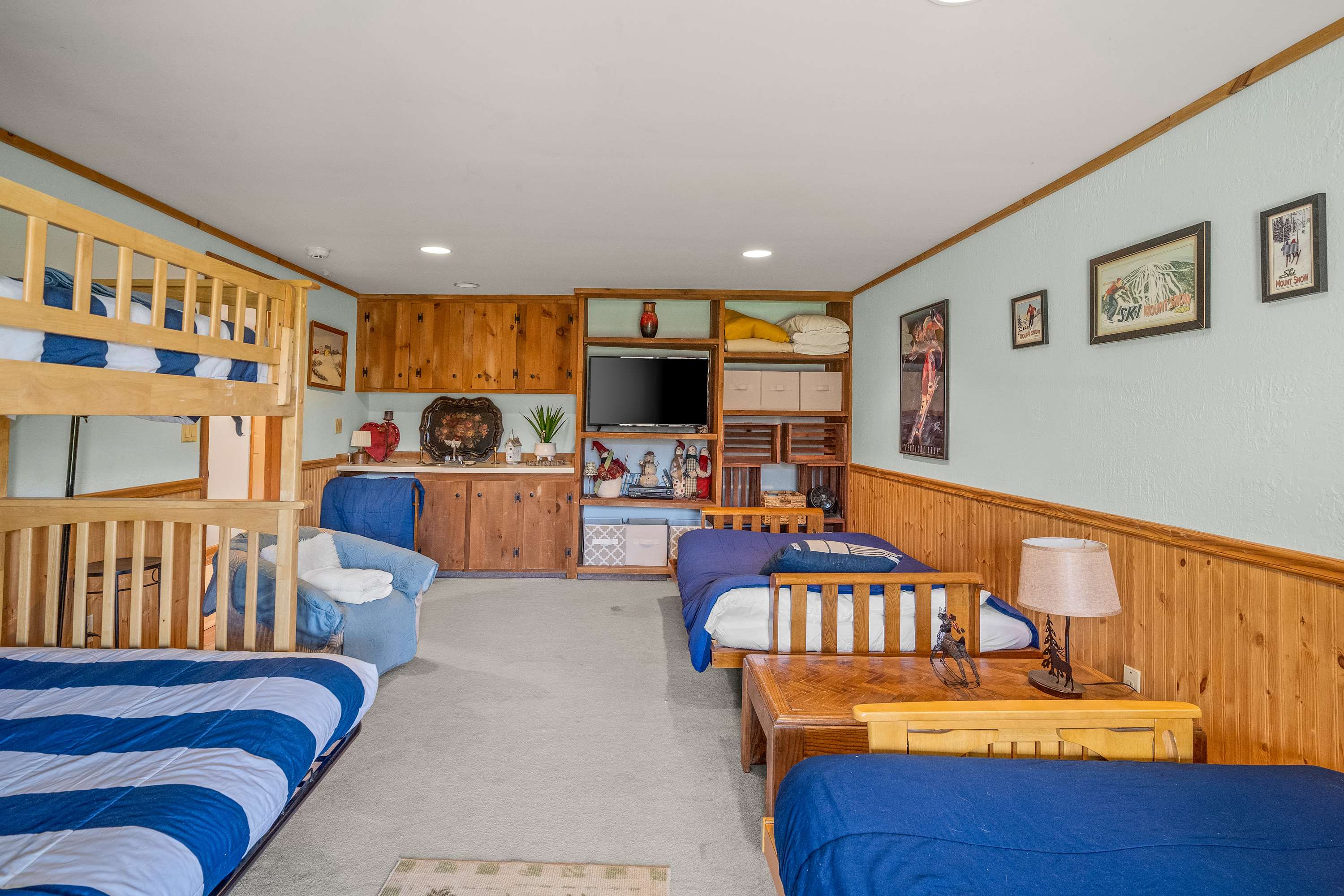 White Oak Lodge Shuttle to Mt Snow w Fireplace | Photo 22