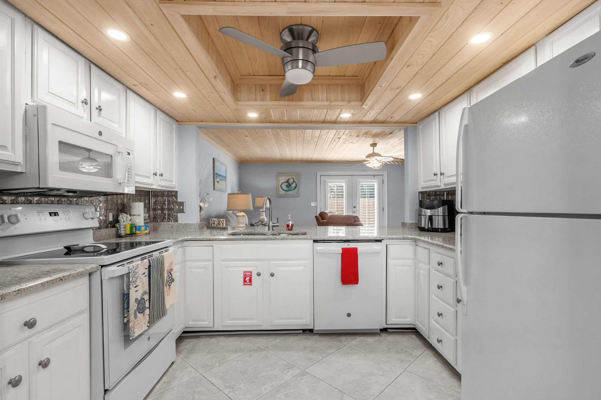 Fully equipped kitchen