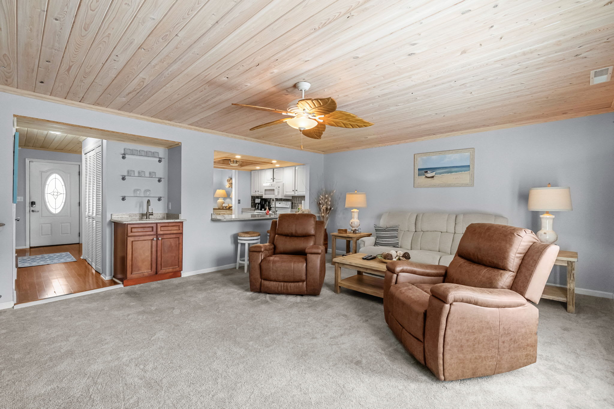 Spacious living room