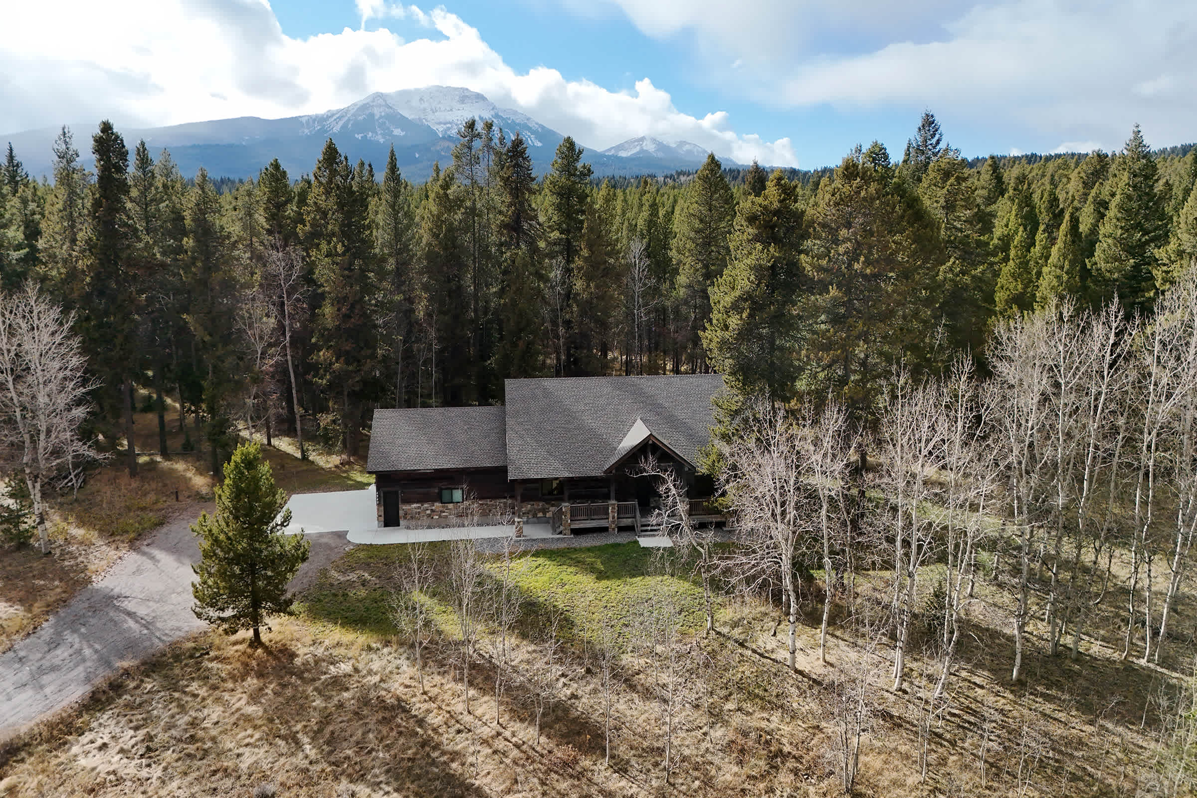 Bootjack Get Away – 3 Ensuite Bedrooms, AC, Trails Access, 20 Min to Yellowstone — Island Park, ID — vacation rental