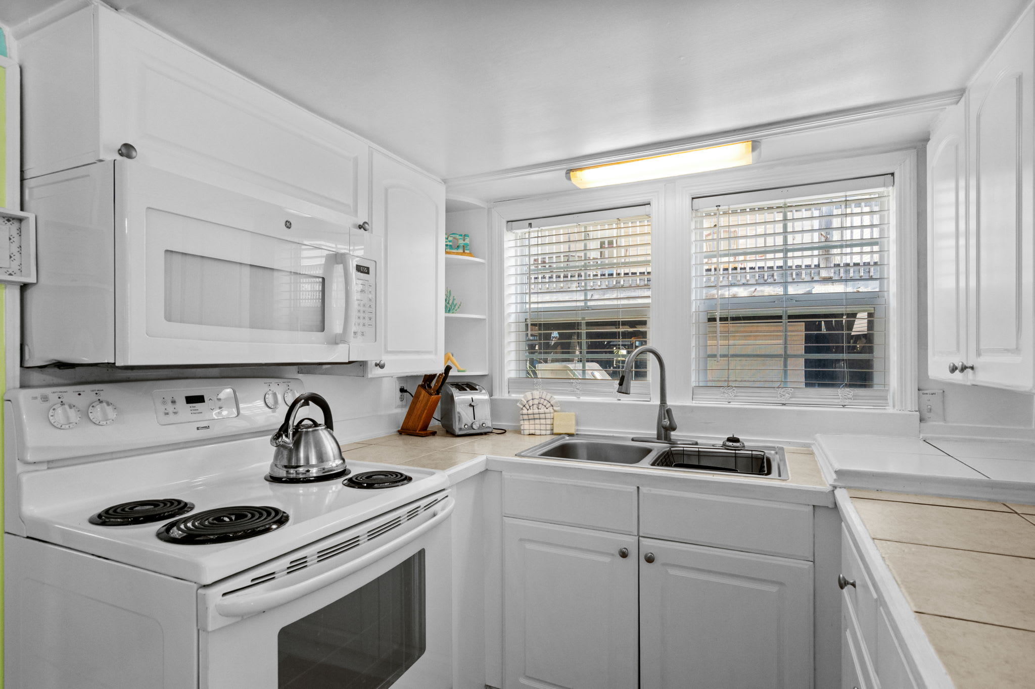 Ocean Lakes Oasis 1049 Beach House | Photo 12