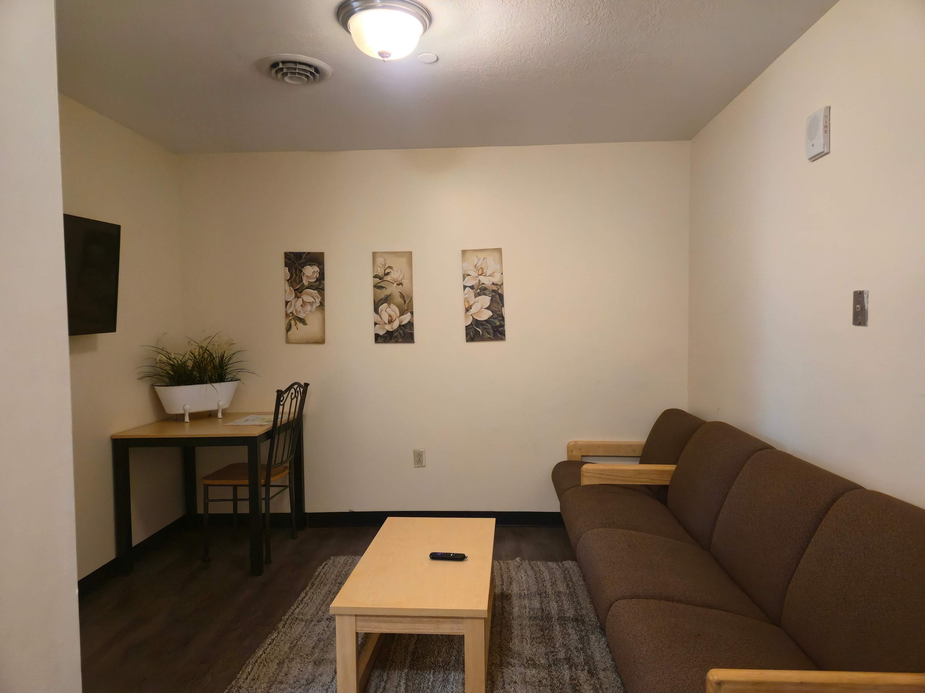 2BR 2BA Downtown Apt | Spacious + Walkable