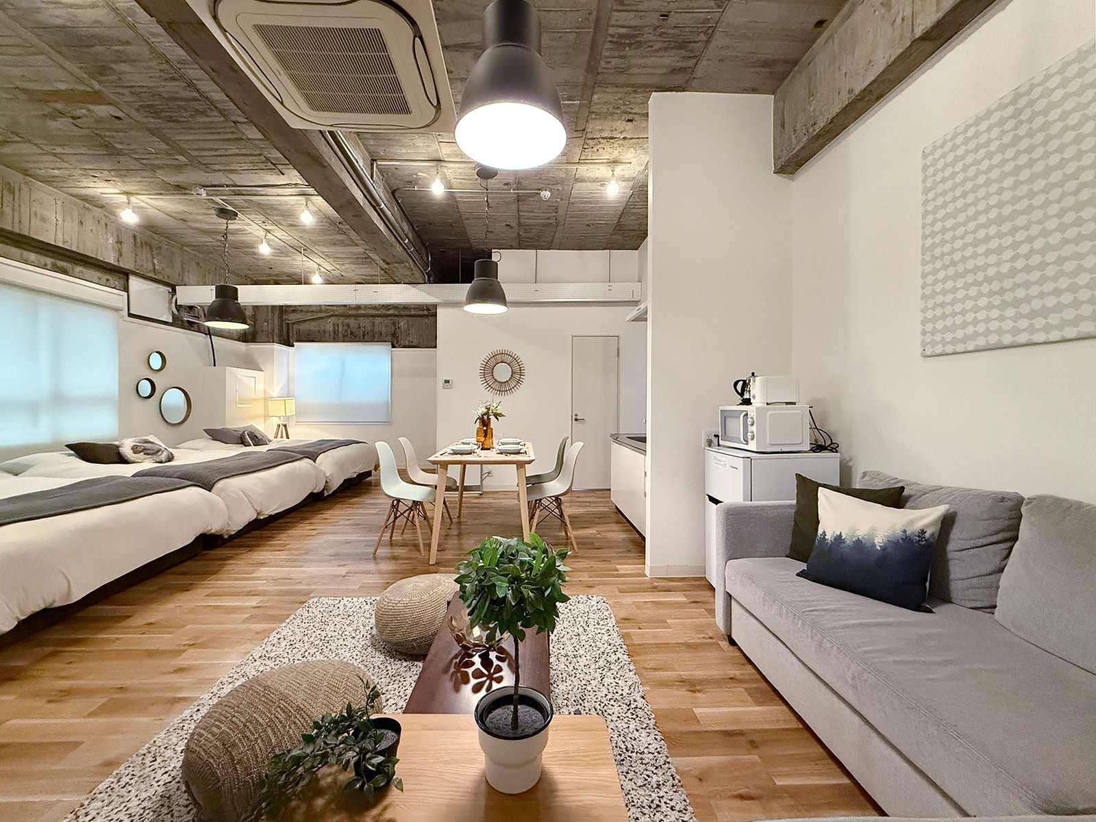 b hotel 402 Open Apt for 10ppl near Hondori Shopping — Hiroshima City, Hiroshima — vacation rental