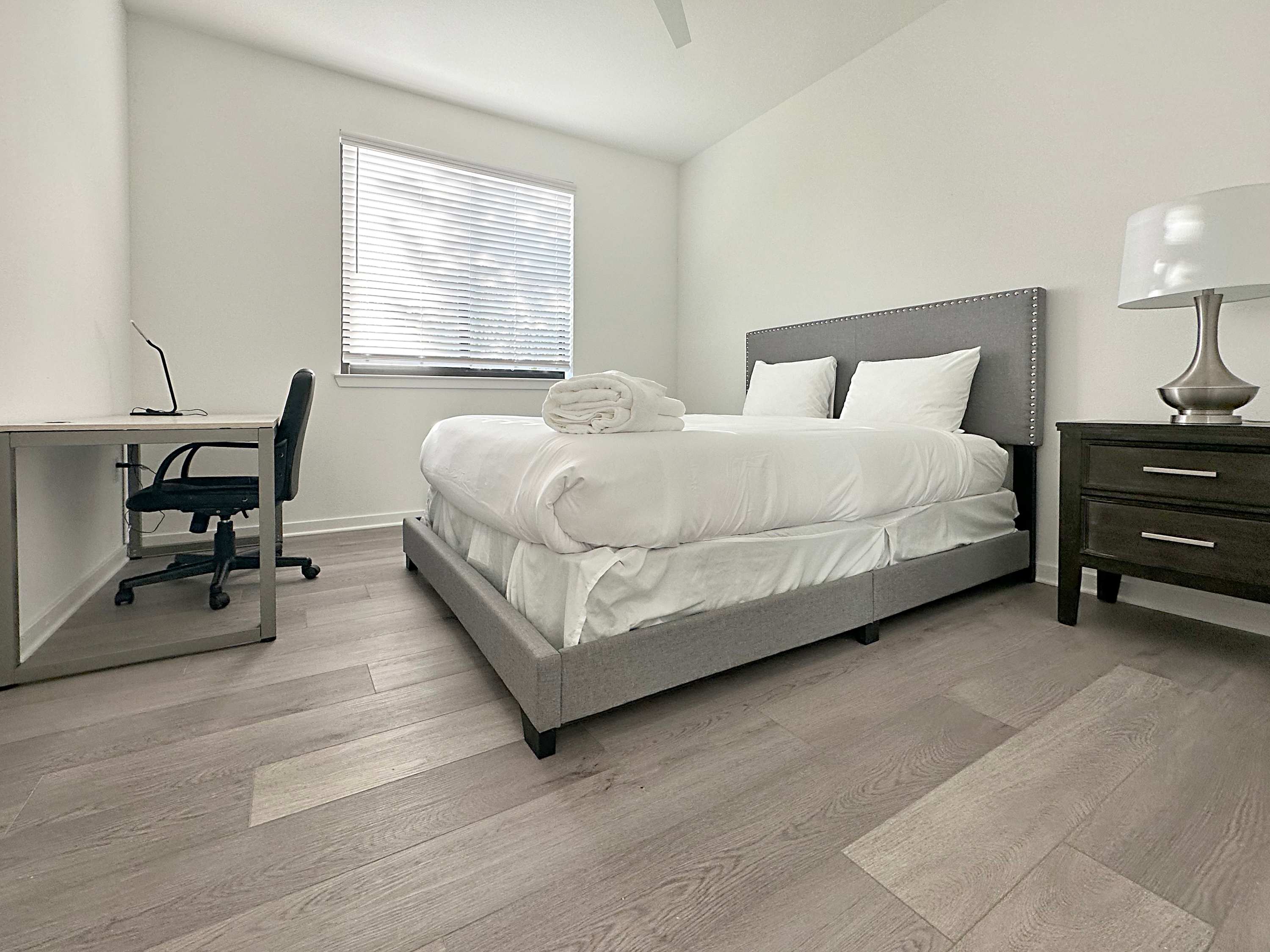 Brand New 1st Floor 2 BR Lakewood Ranch Oasis 