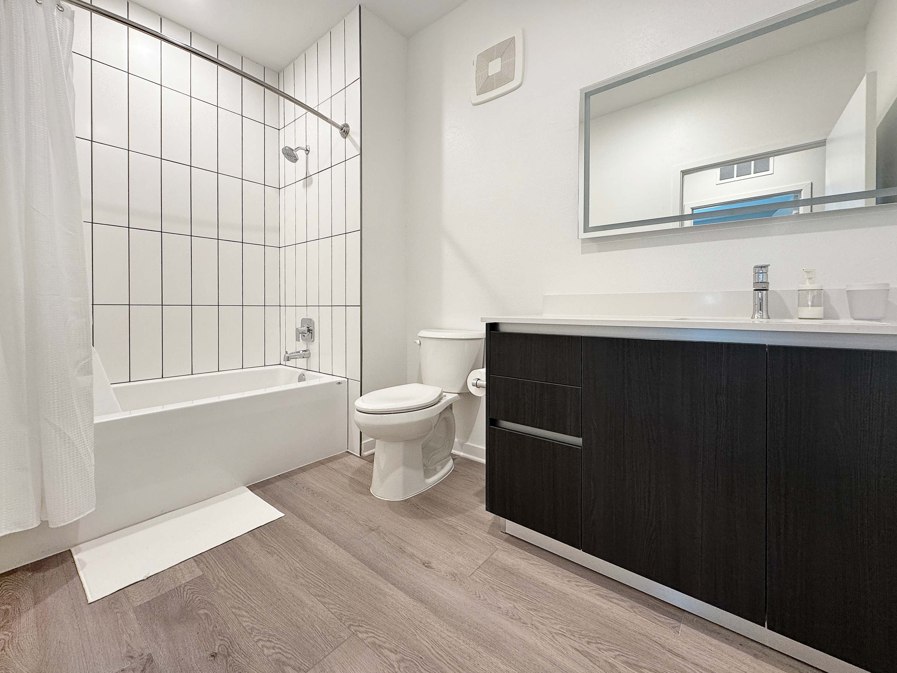 Brand New 1st Floor 2 BR Lakewood Ranch Oasis 