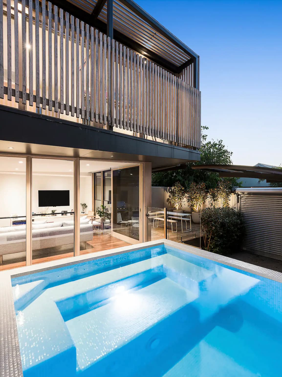 Self Cleaning Pool