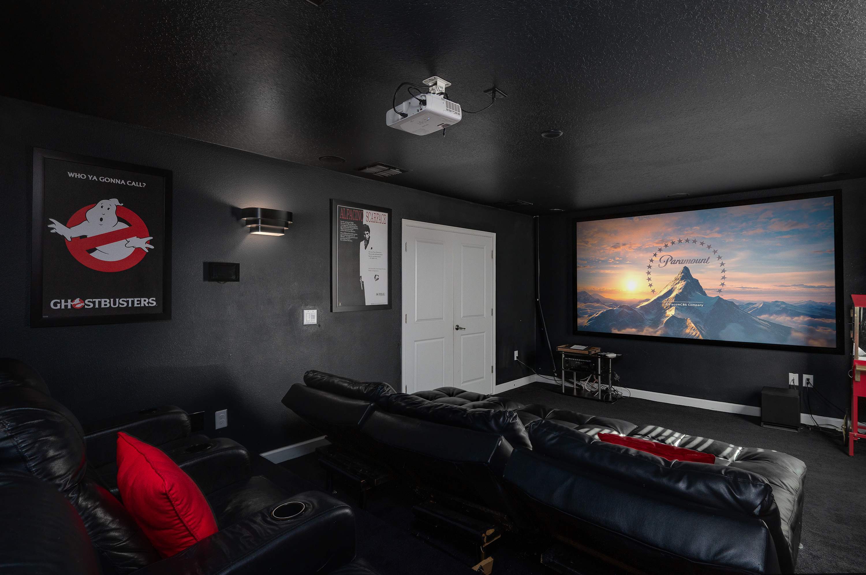 Family home w/ pool, cinema & resort access