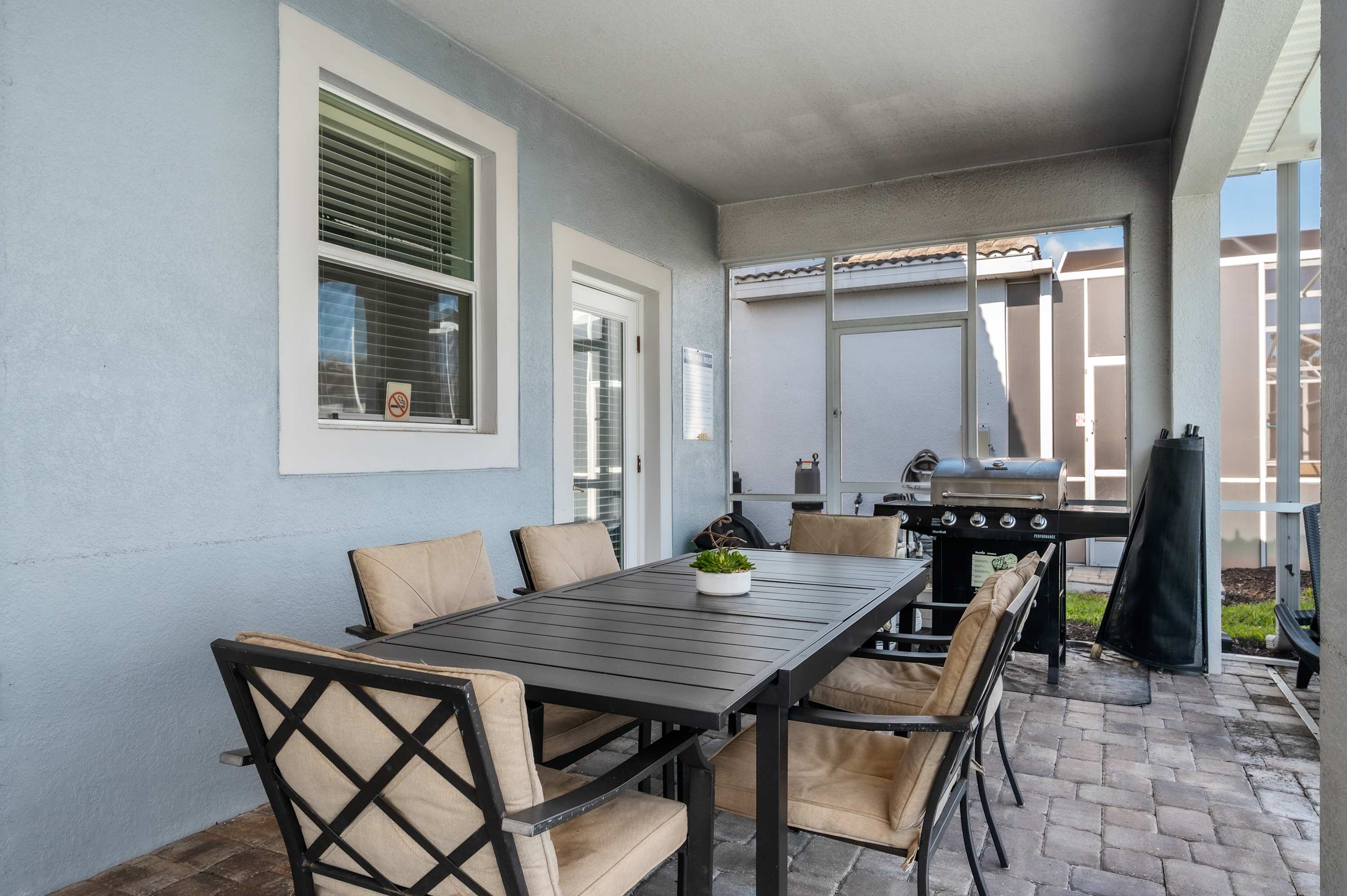 Family home w/ pool, cinema & resort access