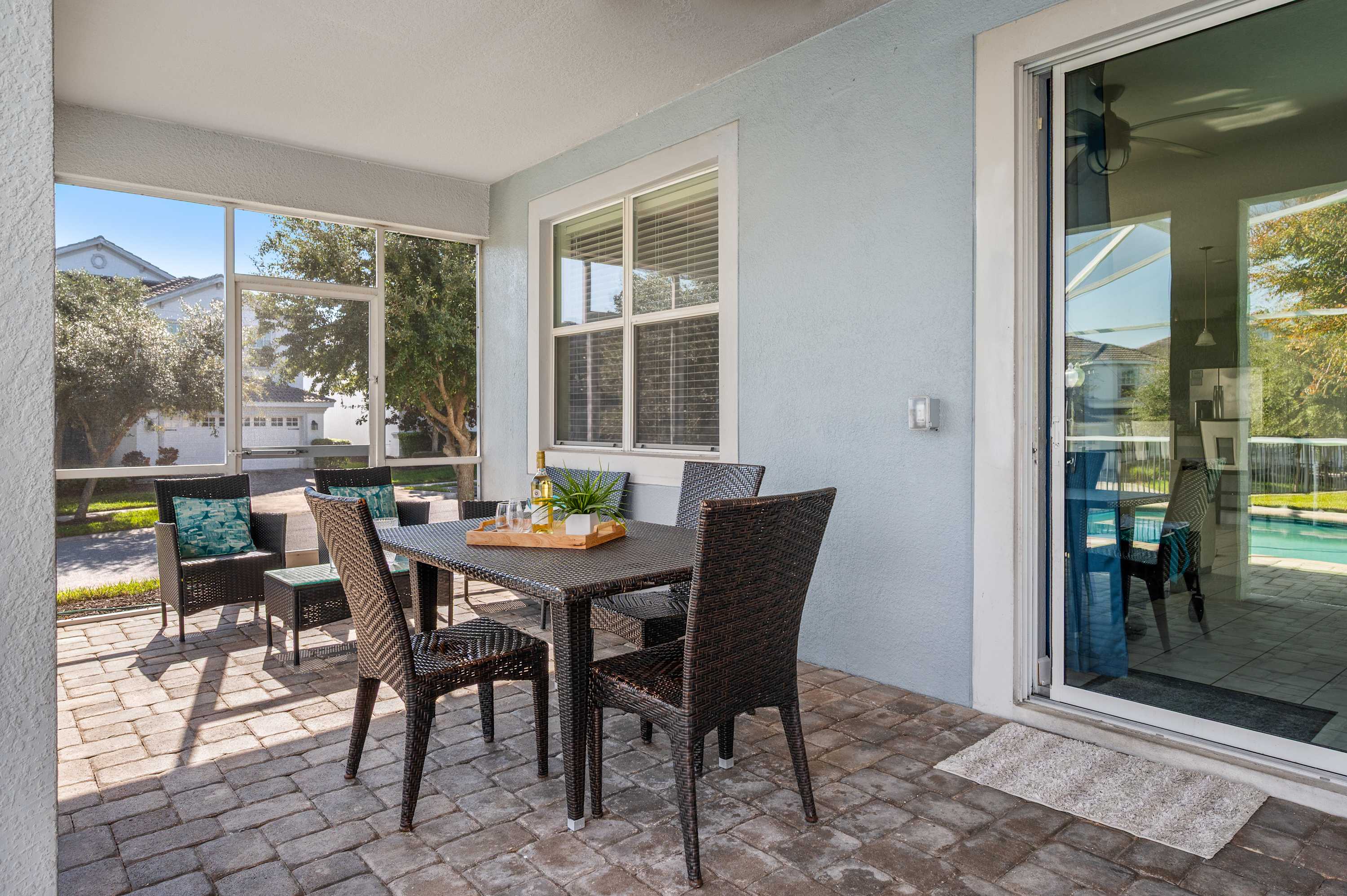 Family home w/ pool, cinema & resort access