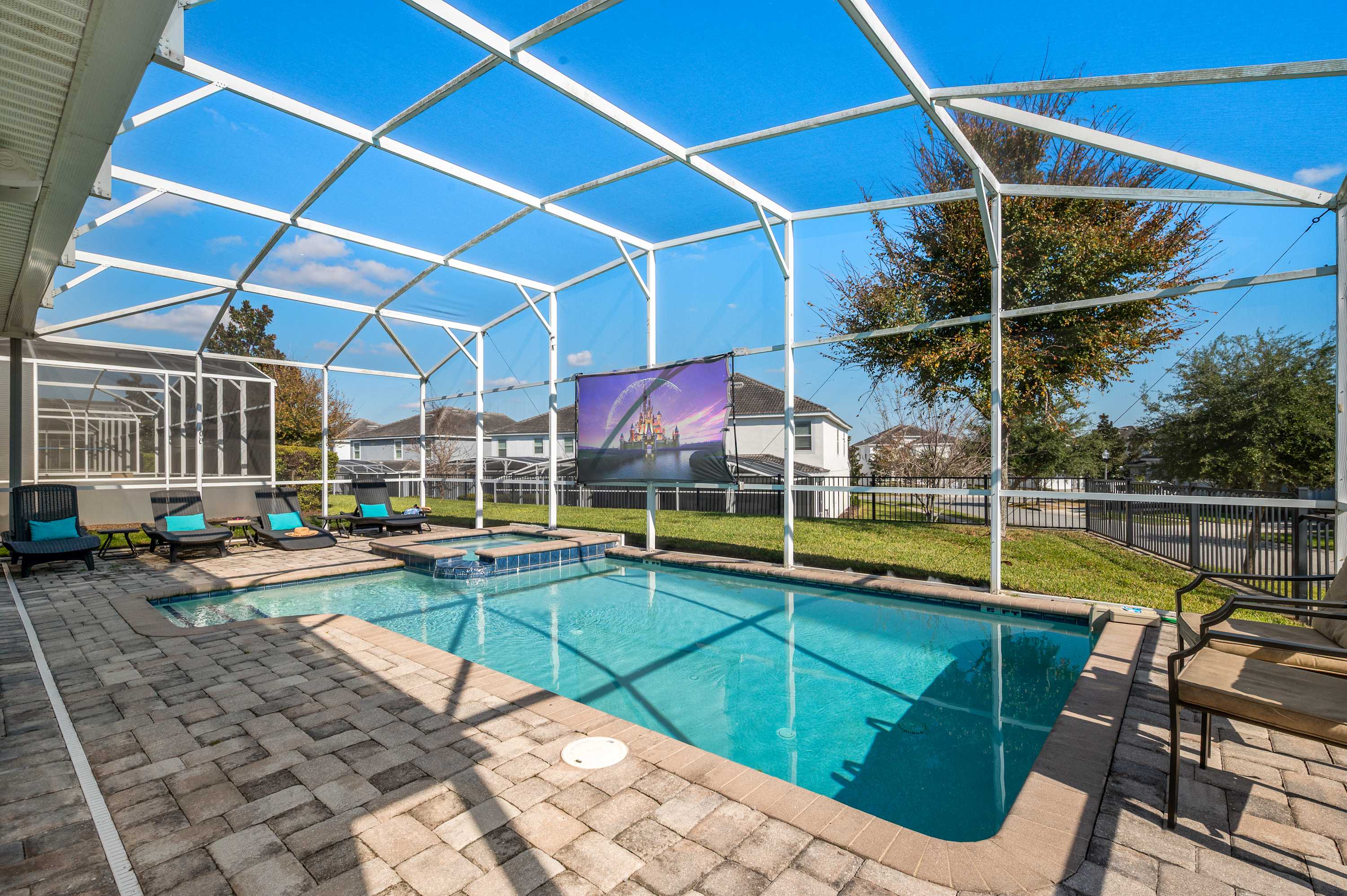 Family home w/ pool, cinema & resort access