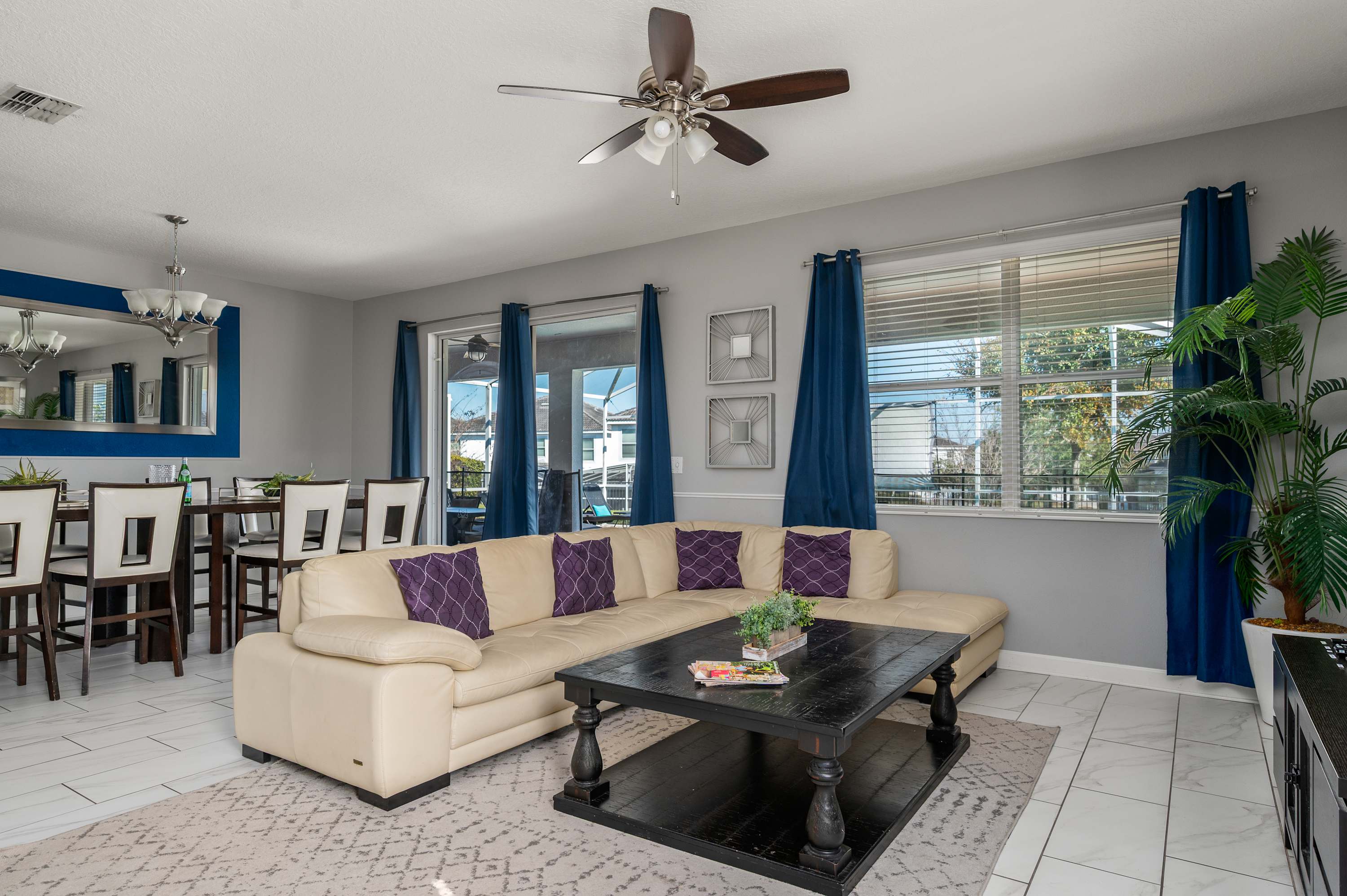 Family home w/ pool, cinema & resort access