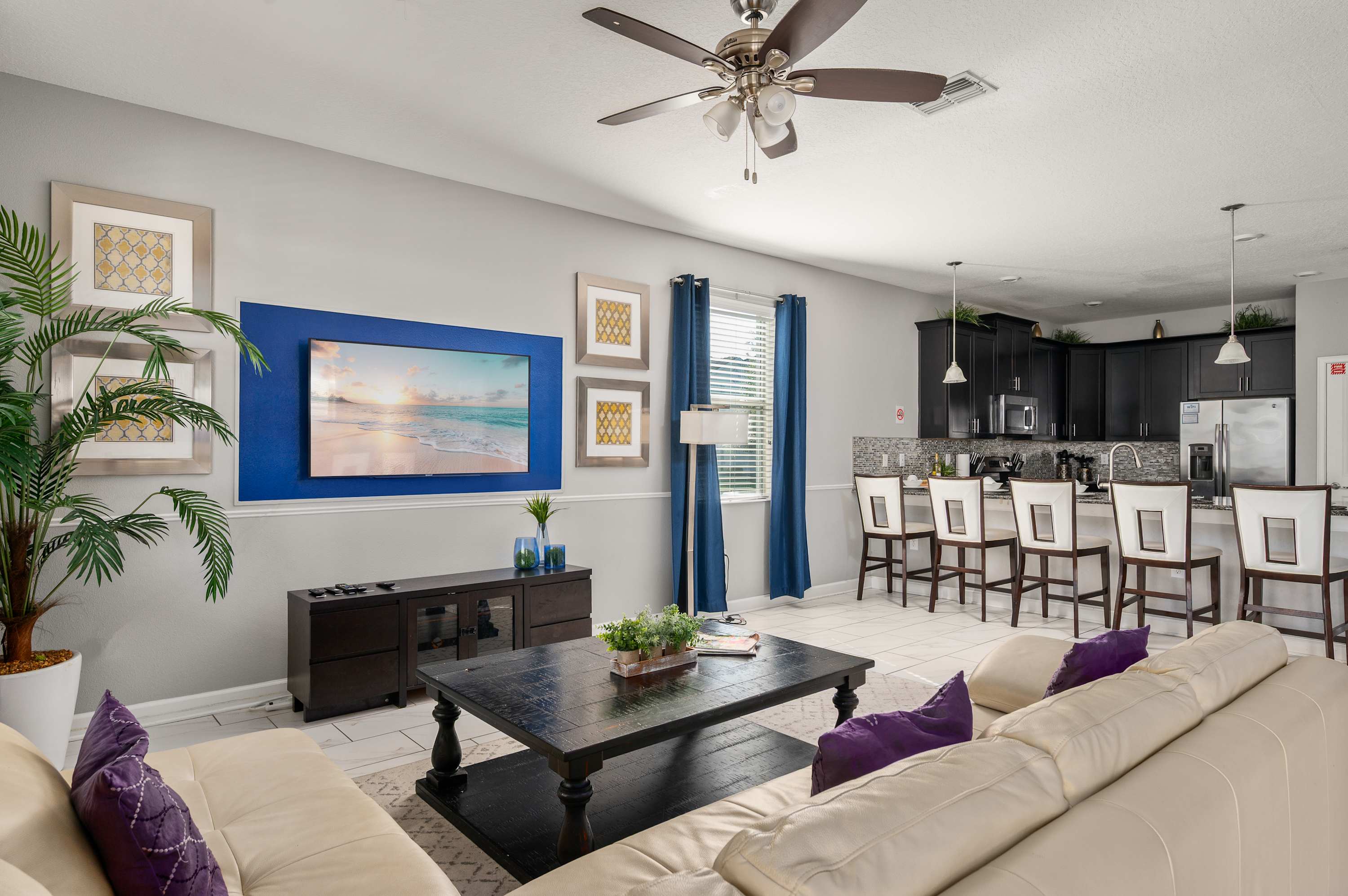 Family home w/ pool, cinema & resort access