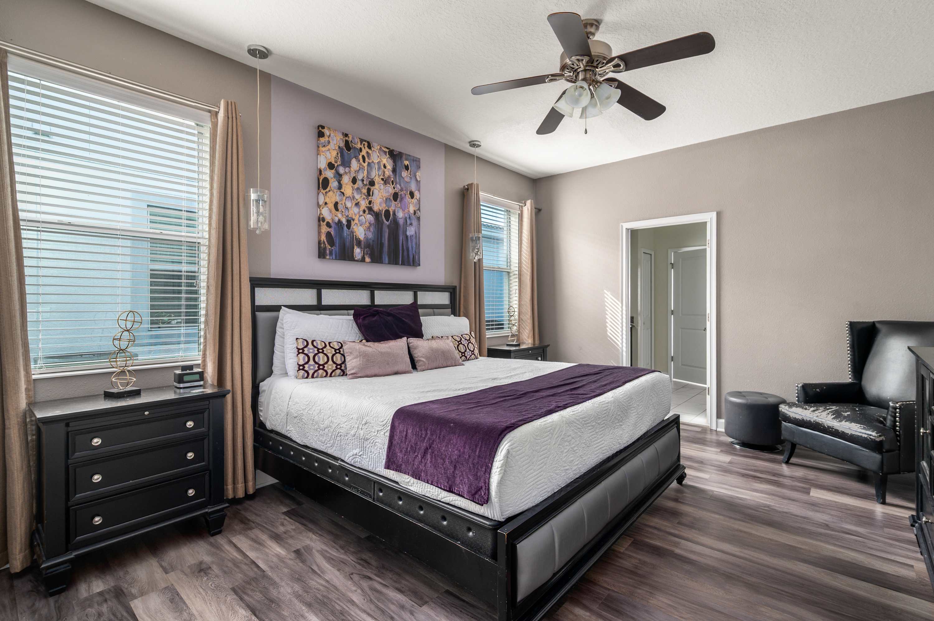 Family home w/ pool, cinema & resort access