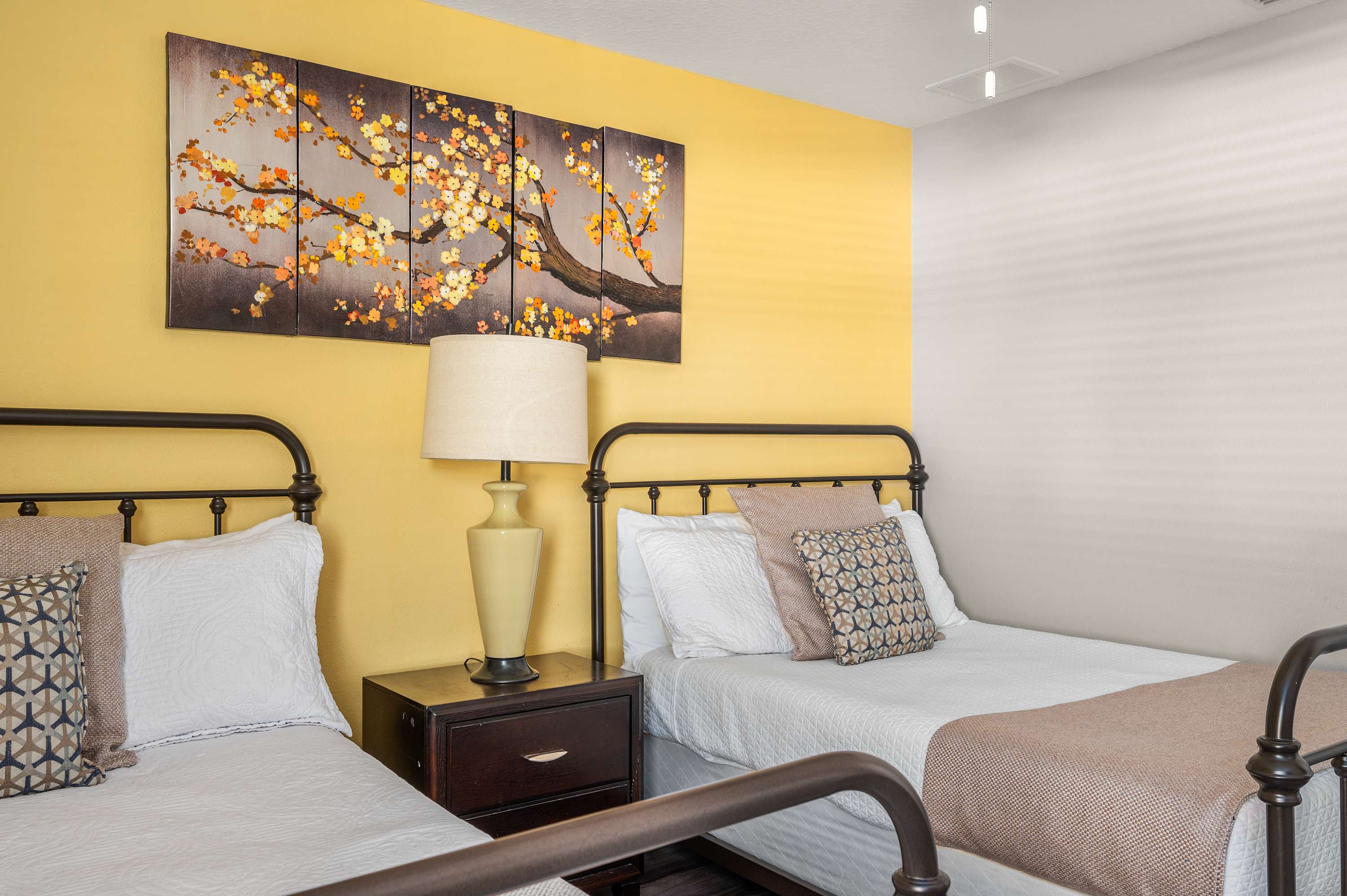 Family home w/ pool, cinema & resort access