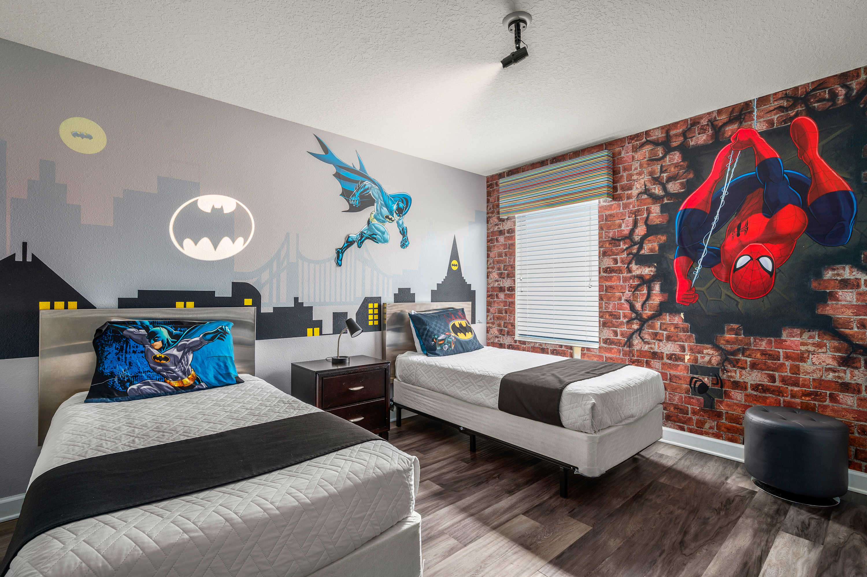 Family home w/ pool, cinema & resort access