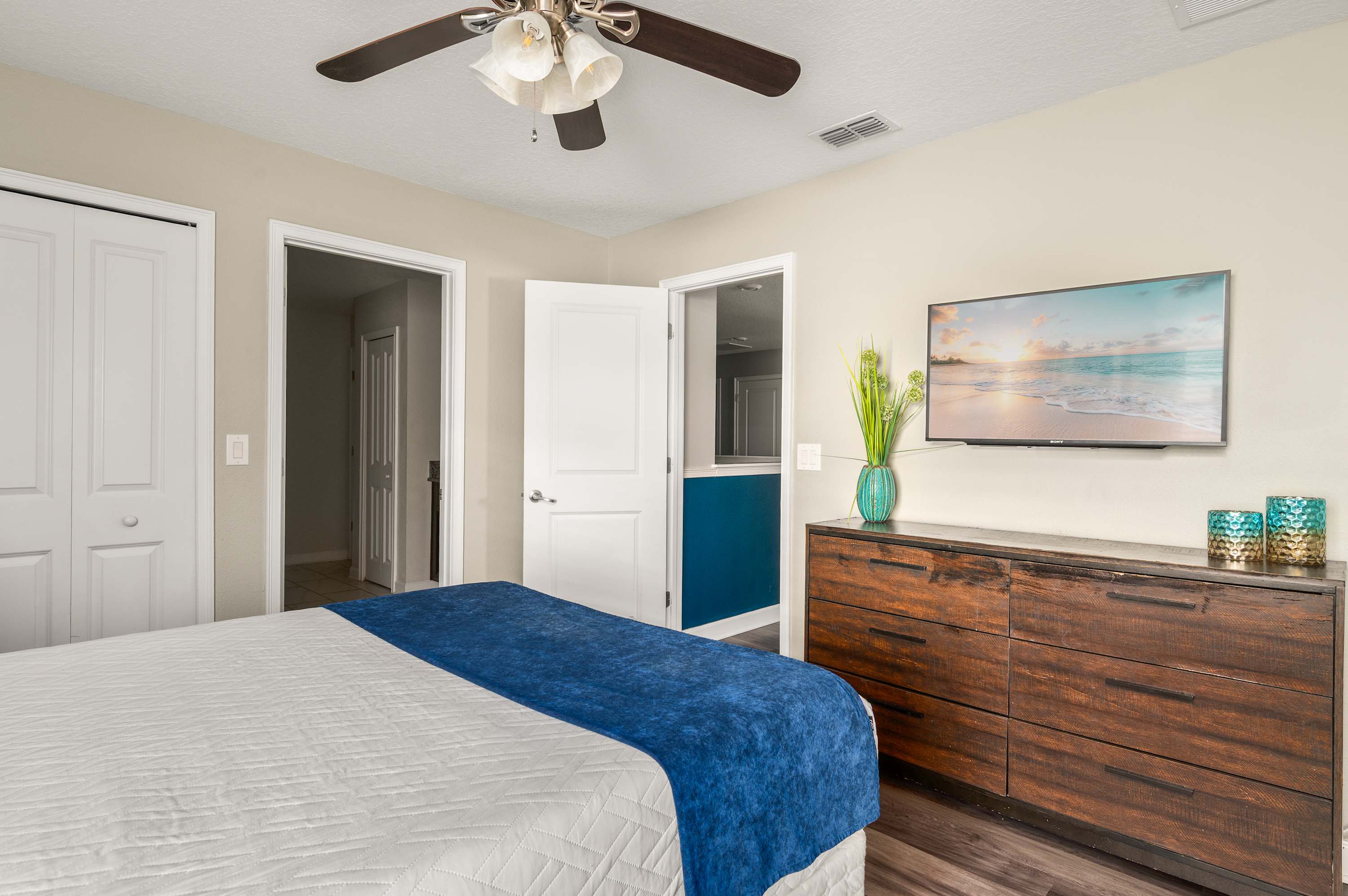 Family home w/ pool, cinema & resort access