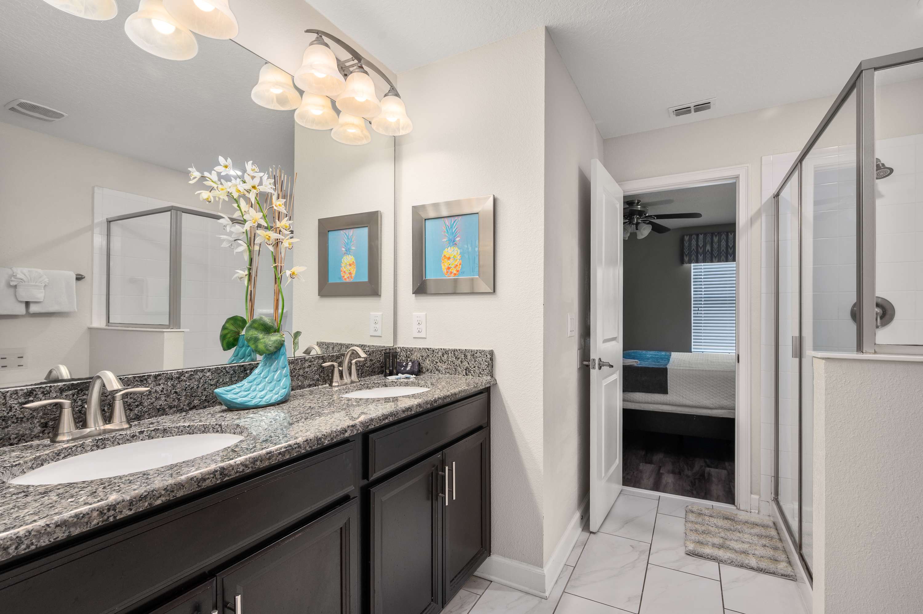 Family home w/ pool, cinema & resort access