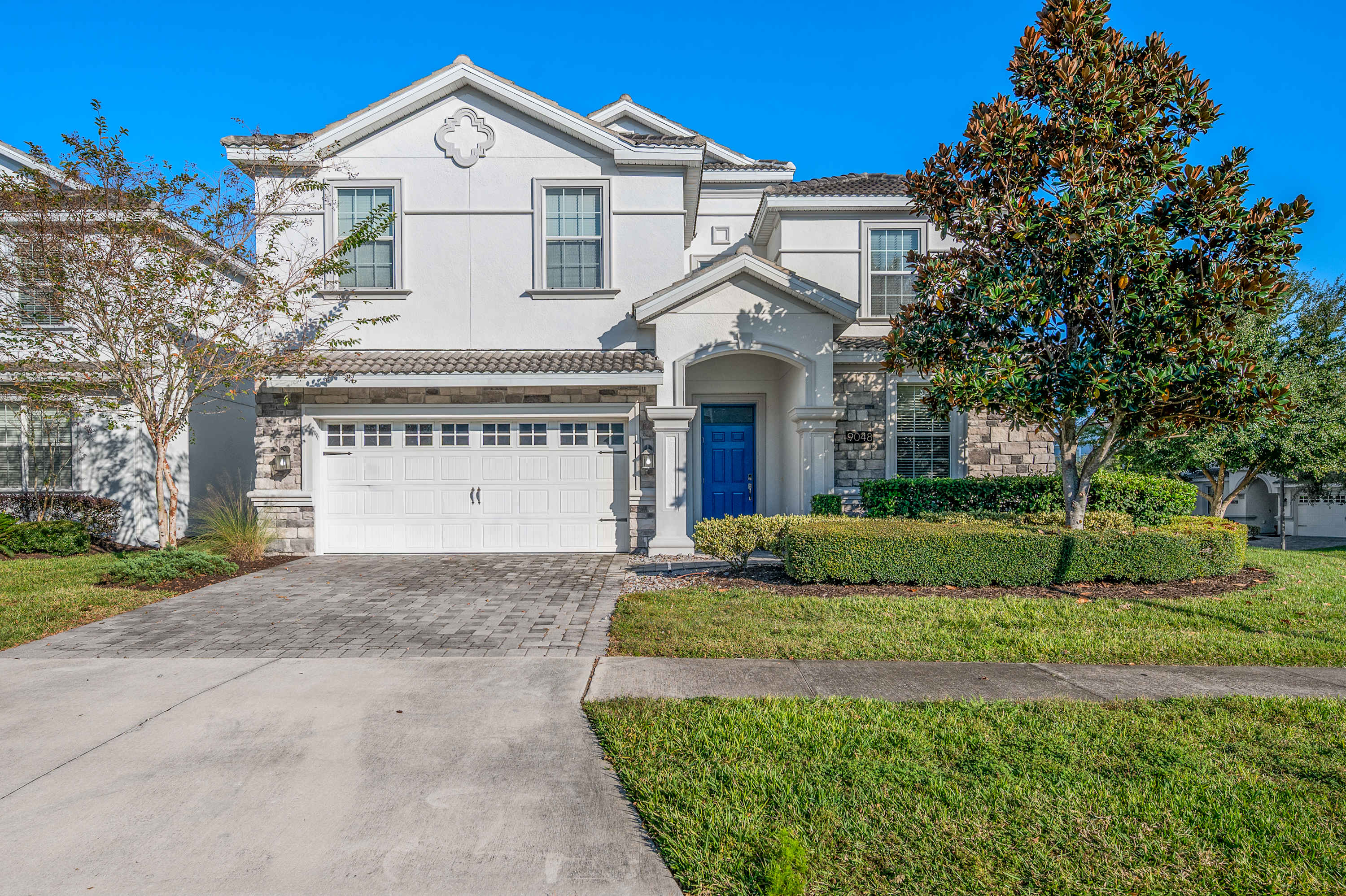 Family home w/ pool, cinema & resort access