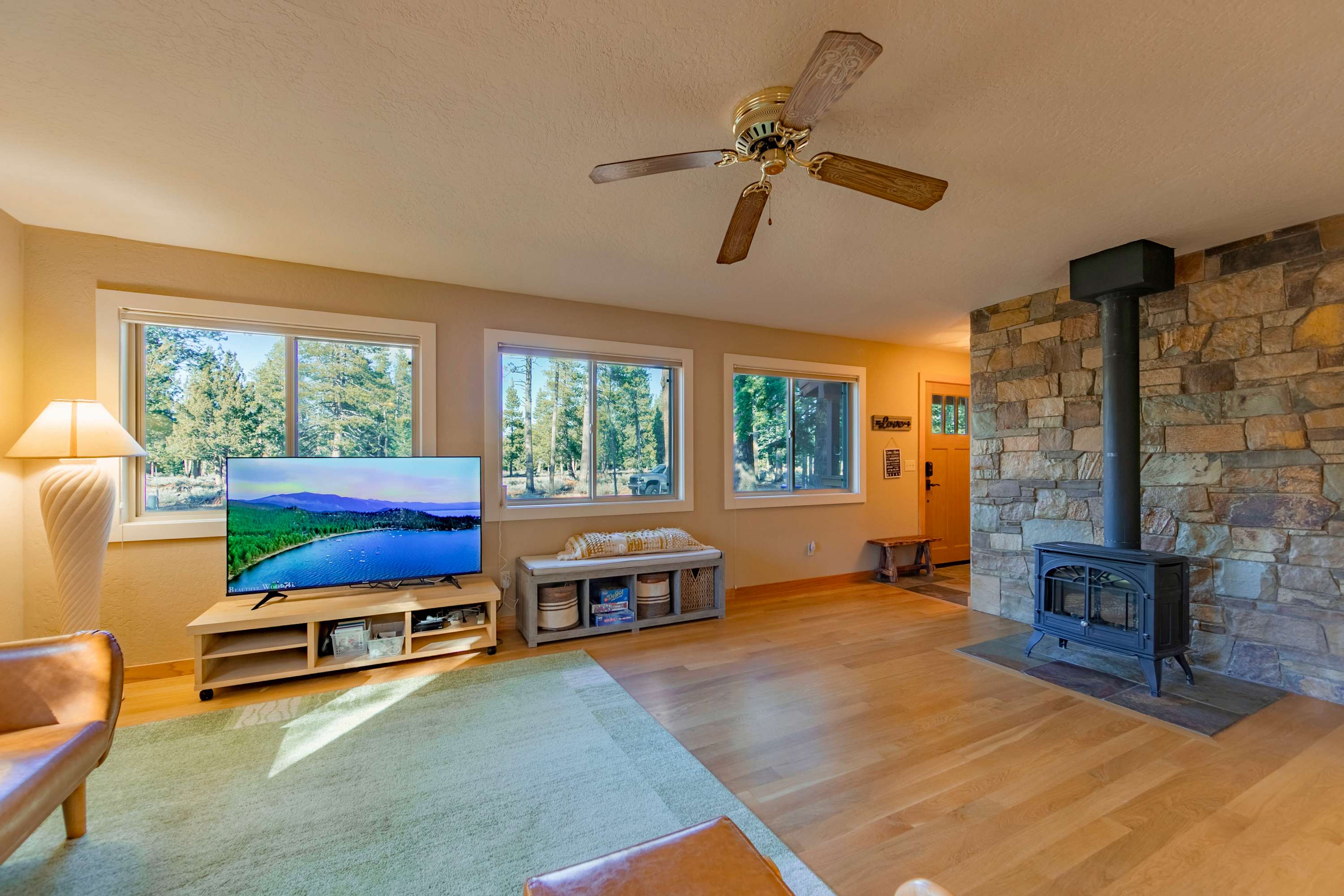 Bakersfield Basecamp - Meyers Escape