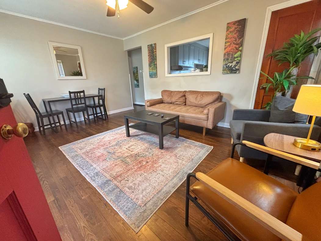 Housepitality The Bungalow 2 BR 1BA