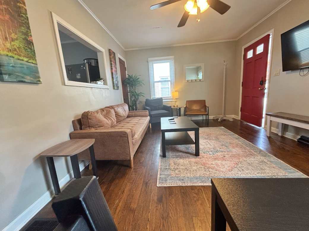 Housepitality The Bungalow 2 BR 1BA