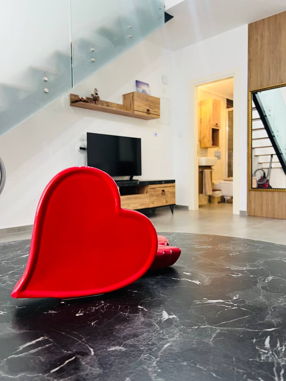 Four Seasons Cozy Stay one bedroom loft apartment