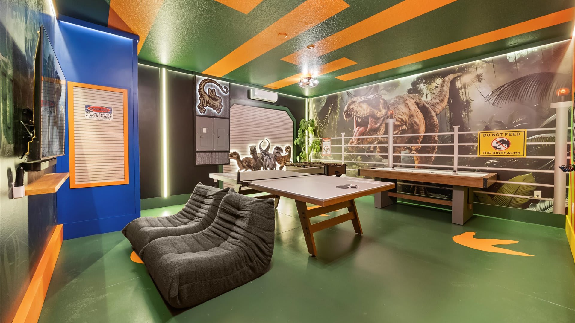 Upstay Epic Windsor Home w Pool Cinema Games 2