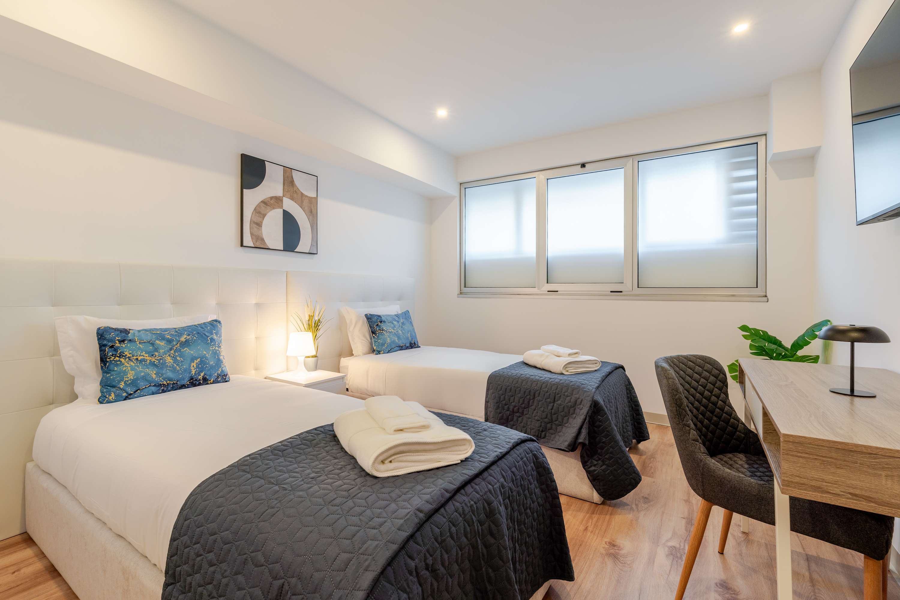 Bom Sucesso Executive Suite 8 by HostWise