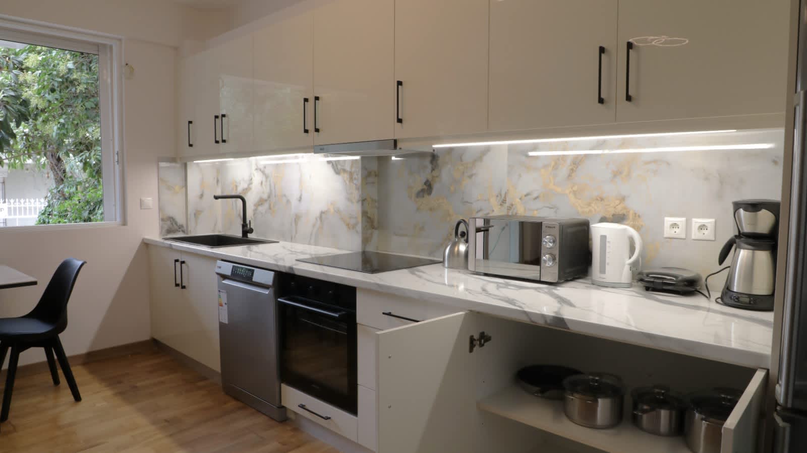 Luxury 1 Bd Apt with Patio in Neo Psychiko in Athens — photo 4