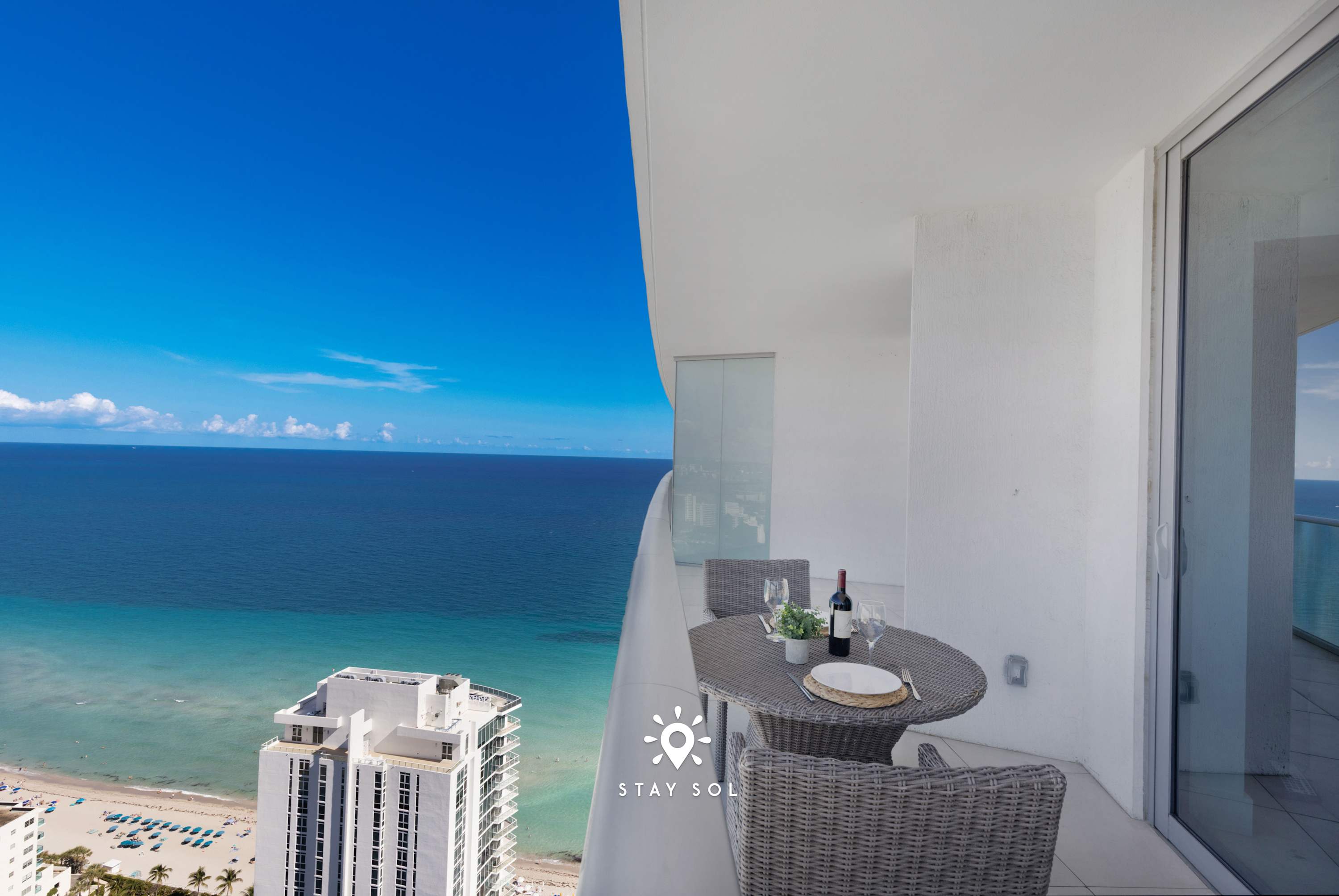 1BR Apt With Ocean View Balcony + Pool & Gym
