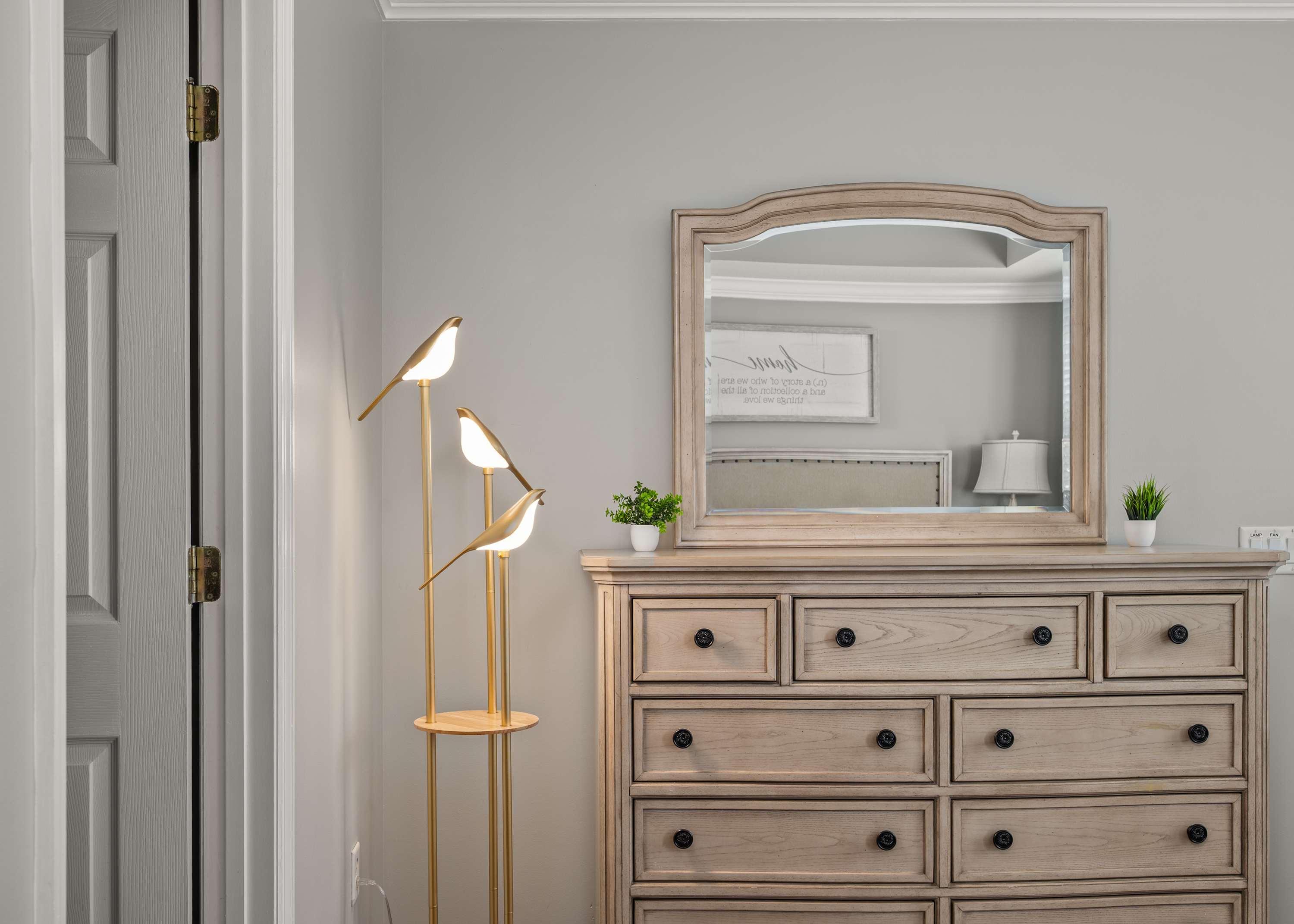 Condo w/ golf course view & balcony