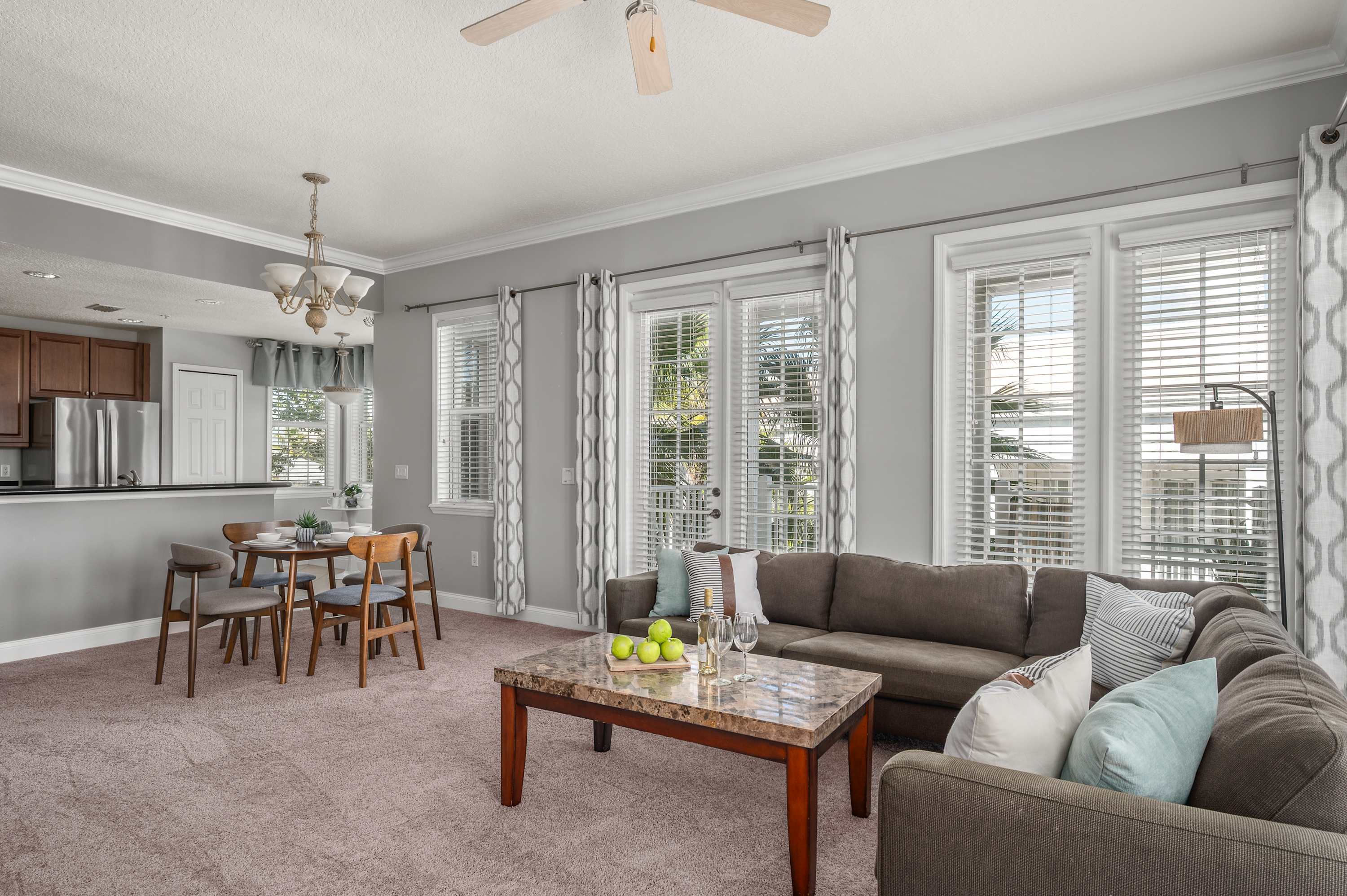 Condo w/ golf course view & balcony