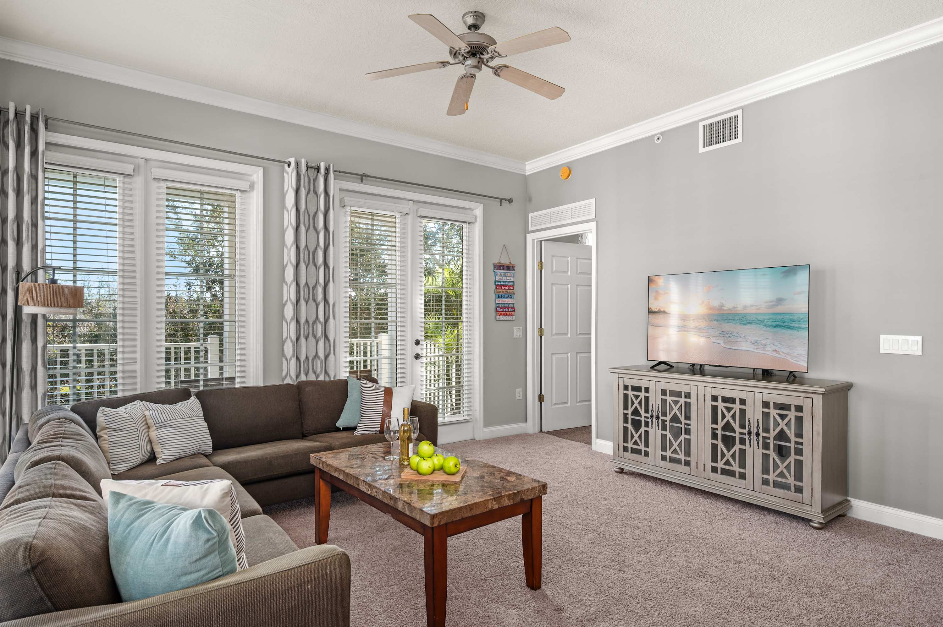 Condo w/ golf course view & balcony