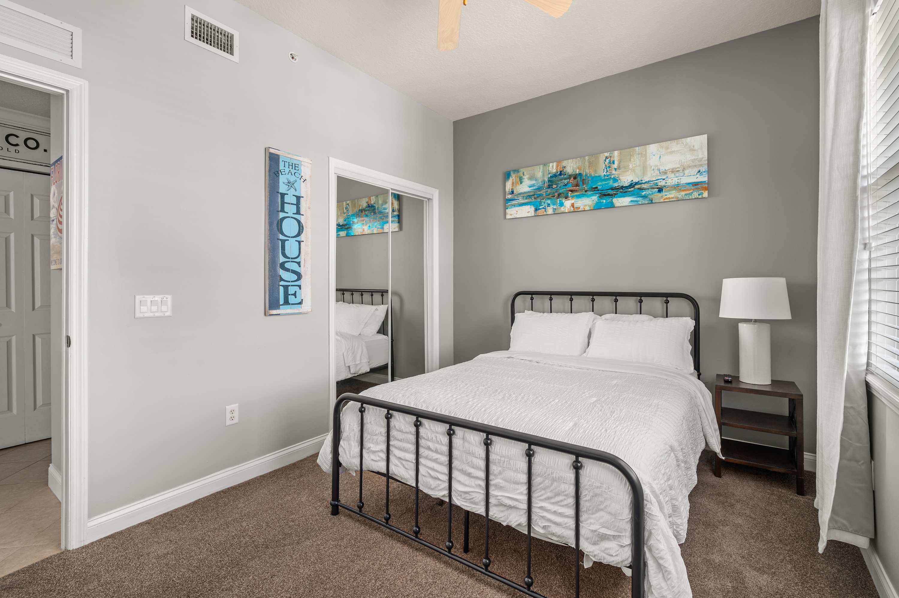 Condo w/ golf course view & balcony