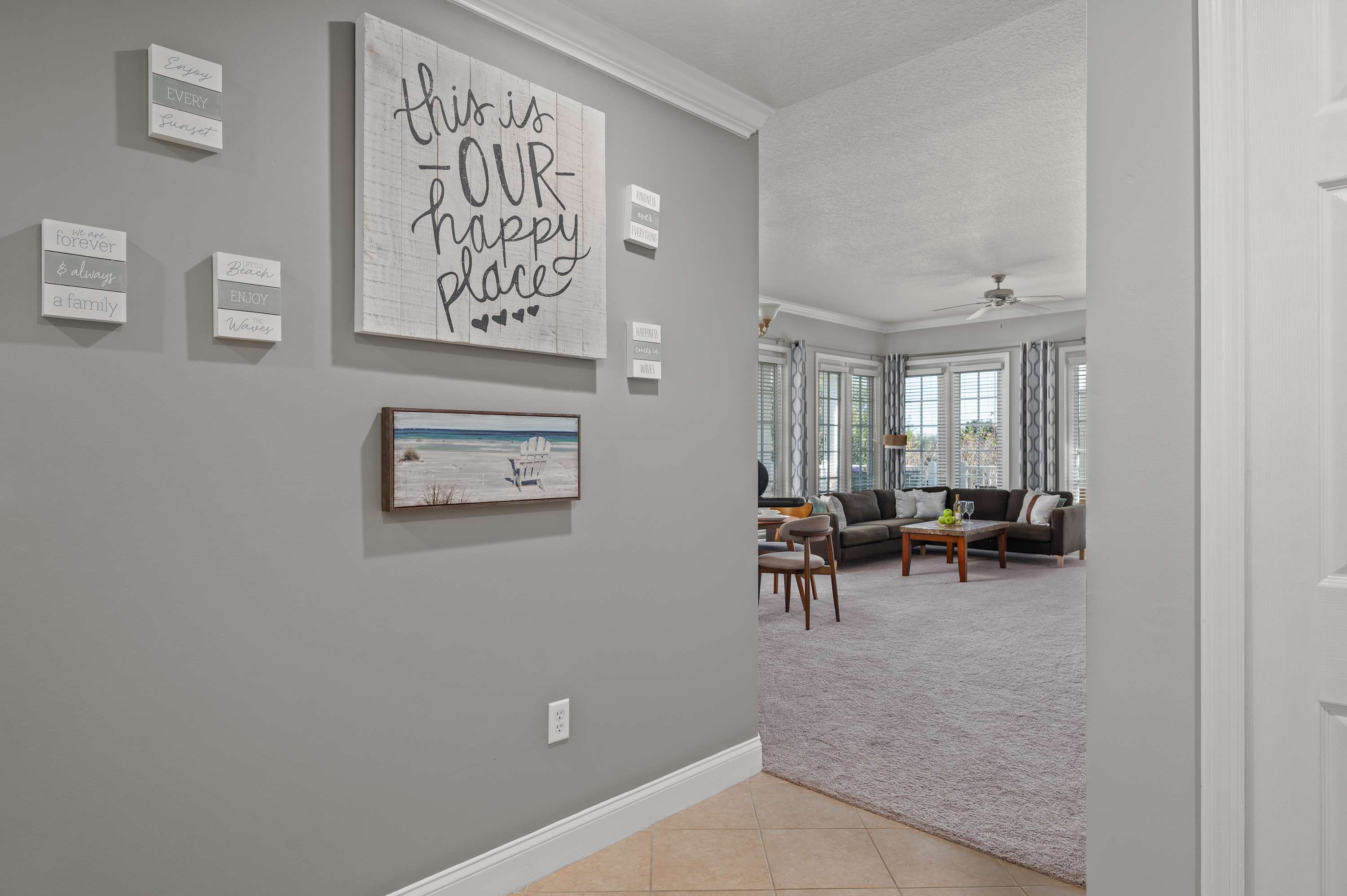 Condo w/ golf course view & balcony