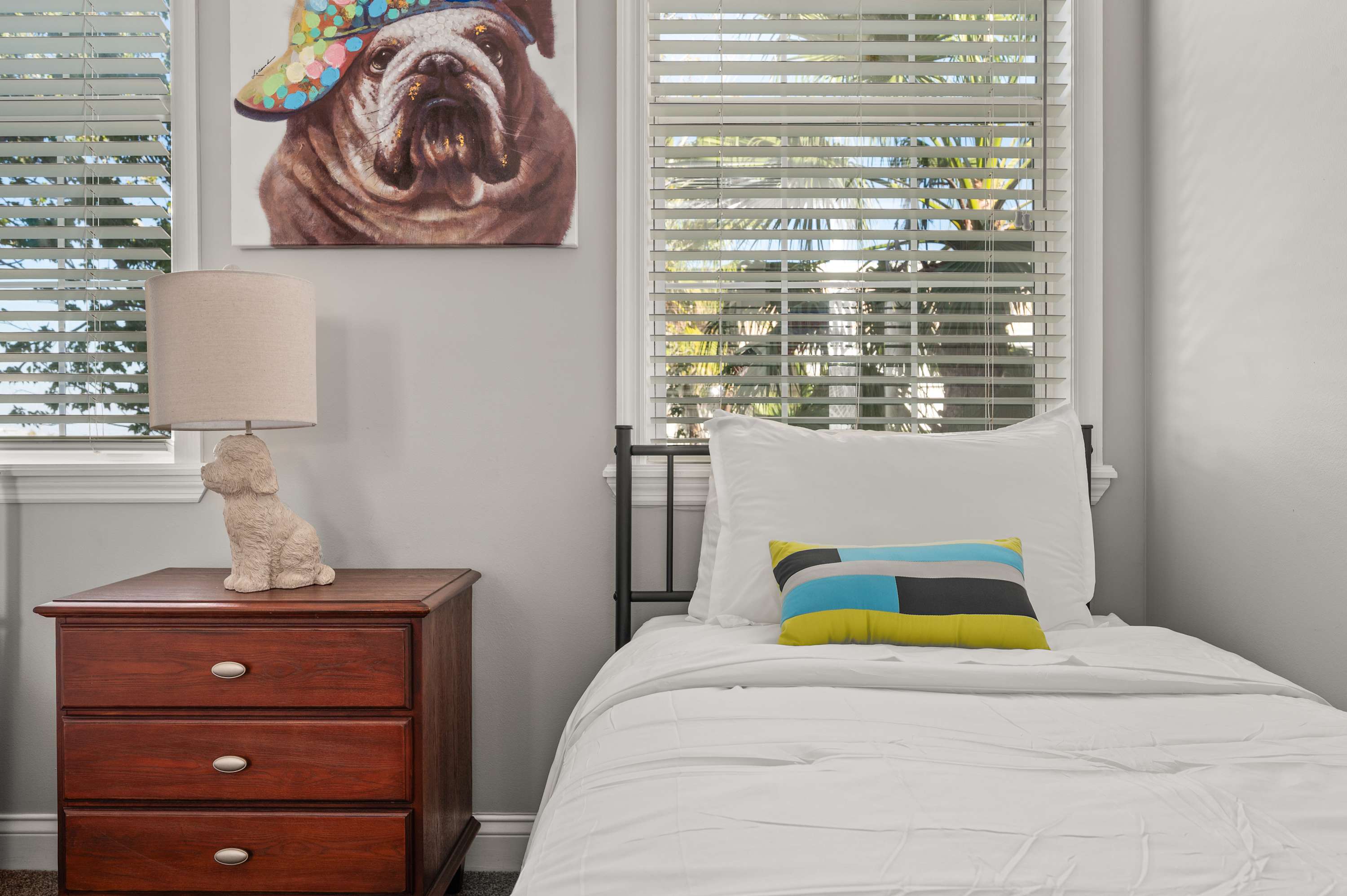 Condo w/ golf course view & balcony