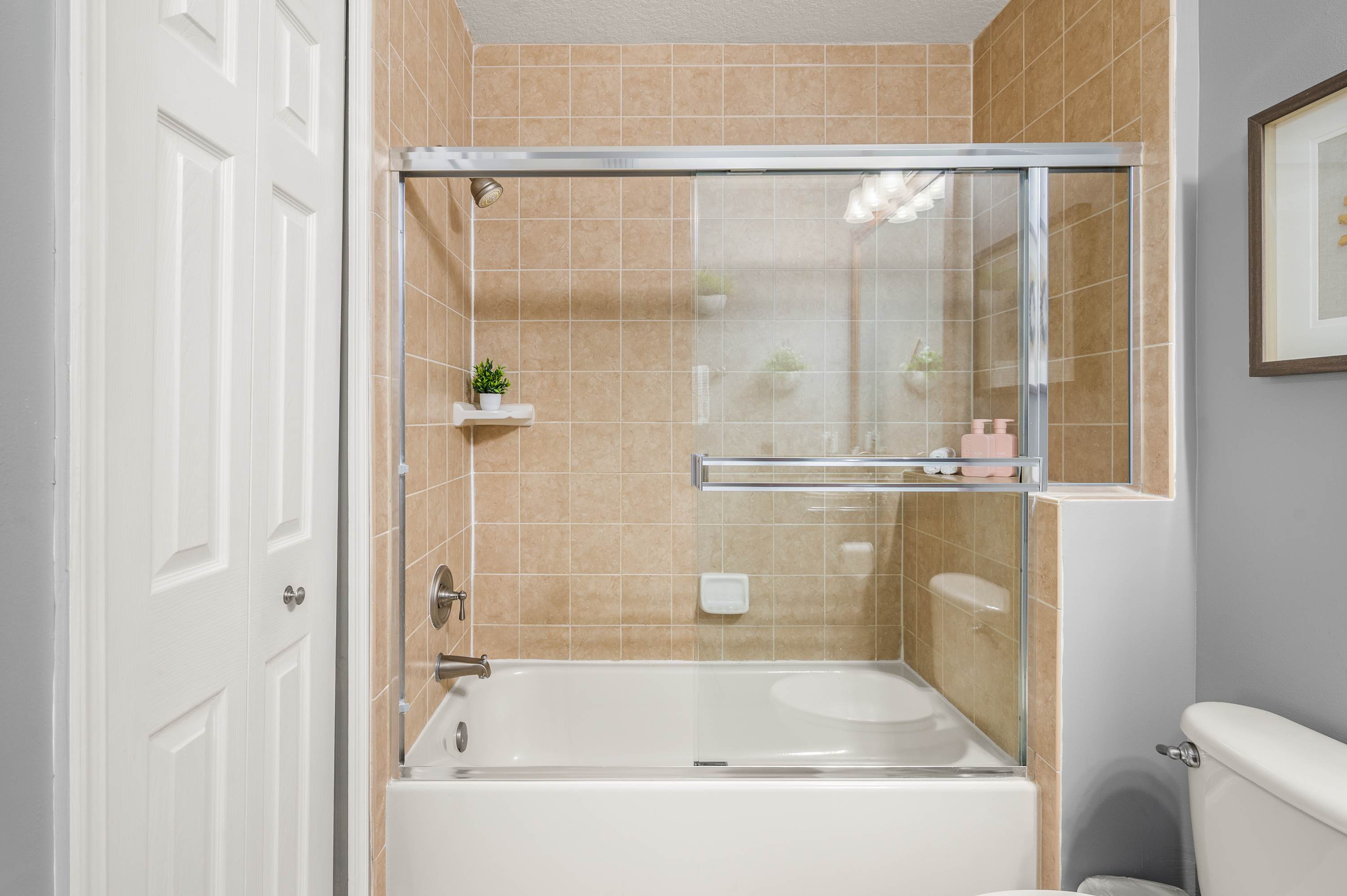 Condo w/ golf course view & balcony