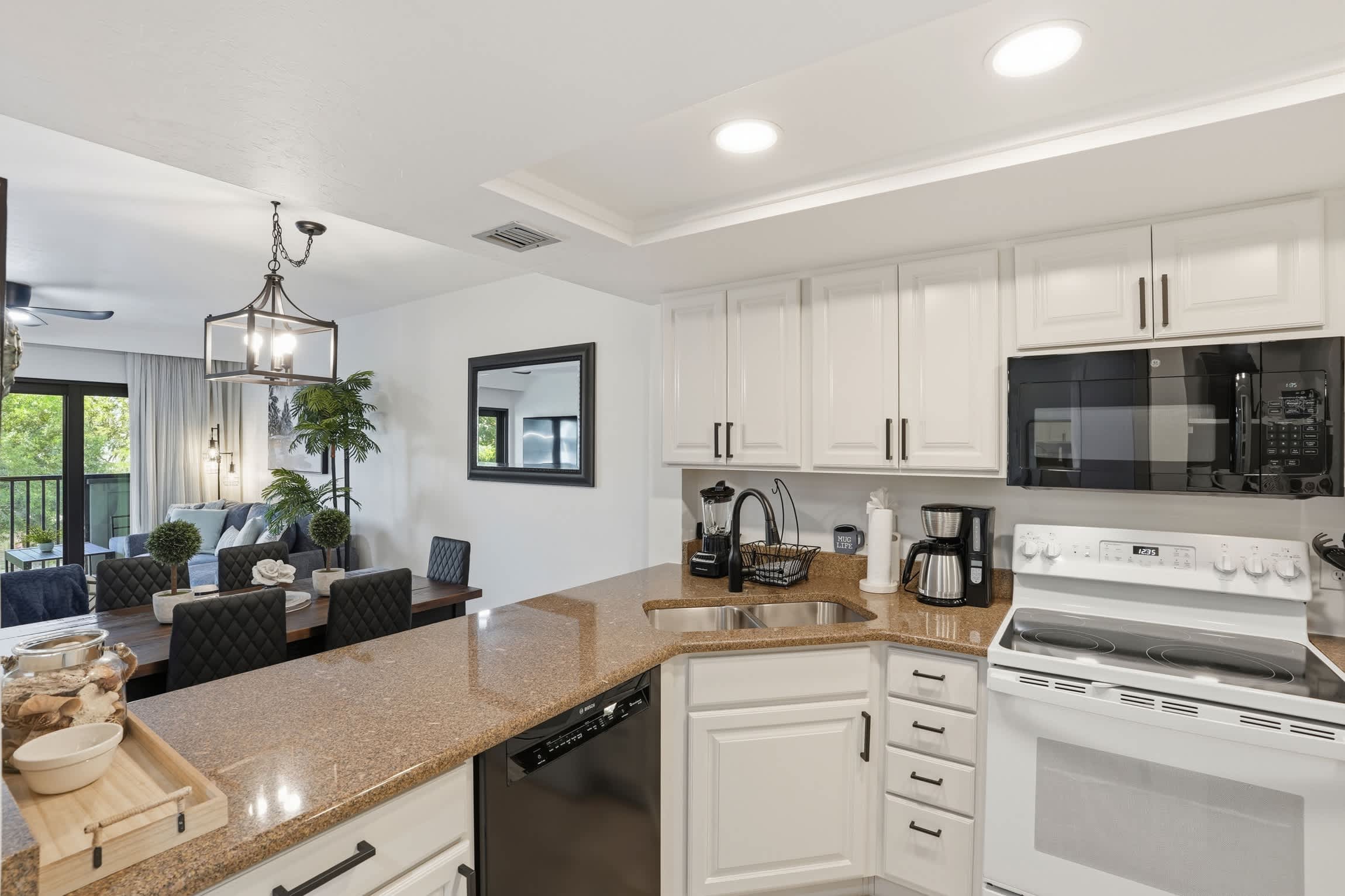 H 346 Third Floor Sunset Views From The Lanai 18