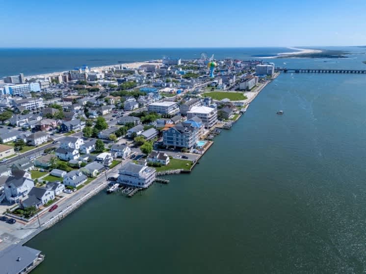 Bayview Grand 102