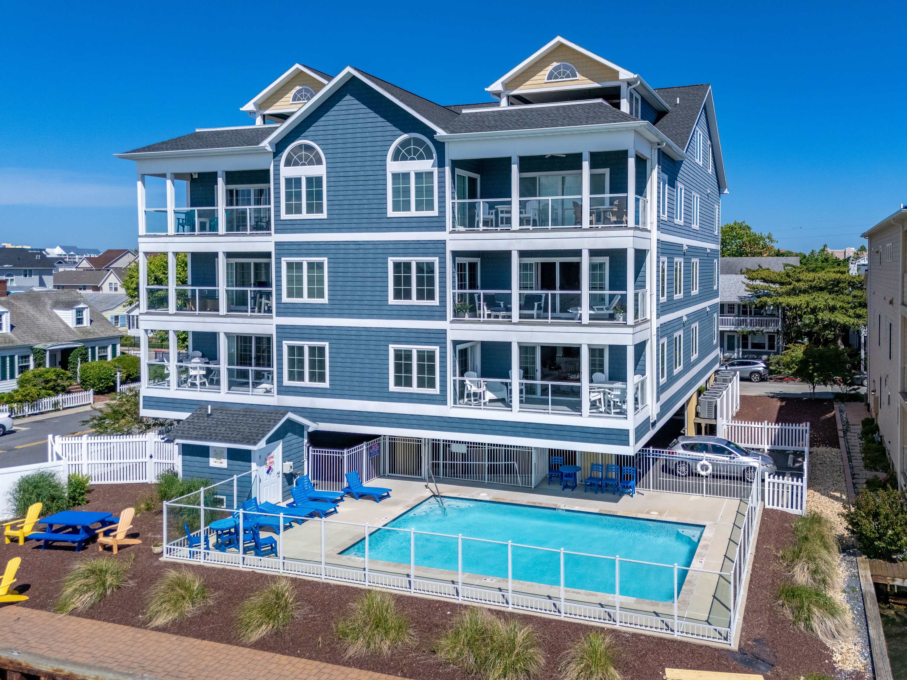 Bayview Grand 102