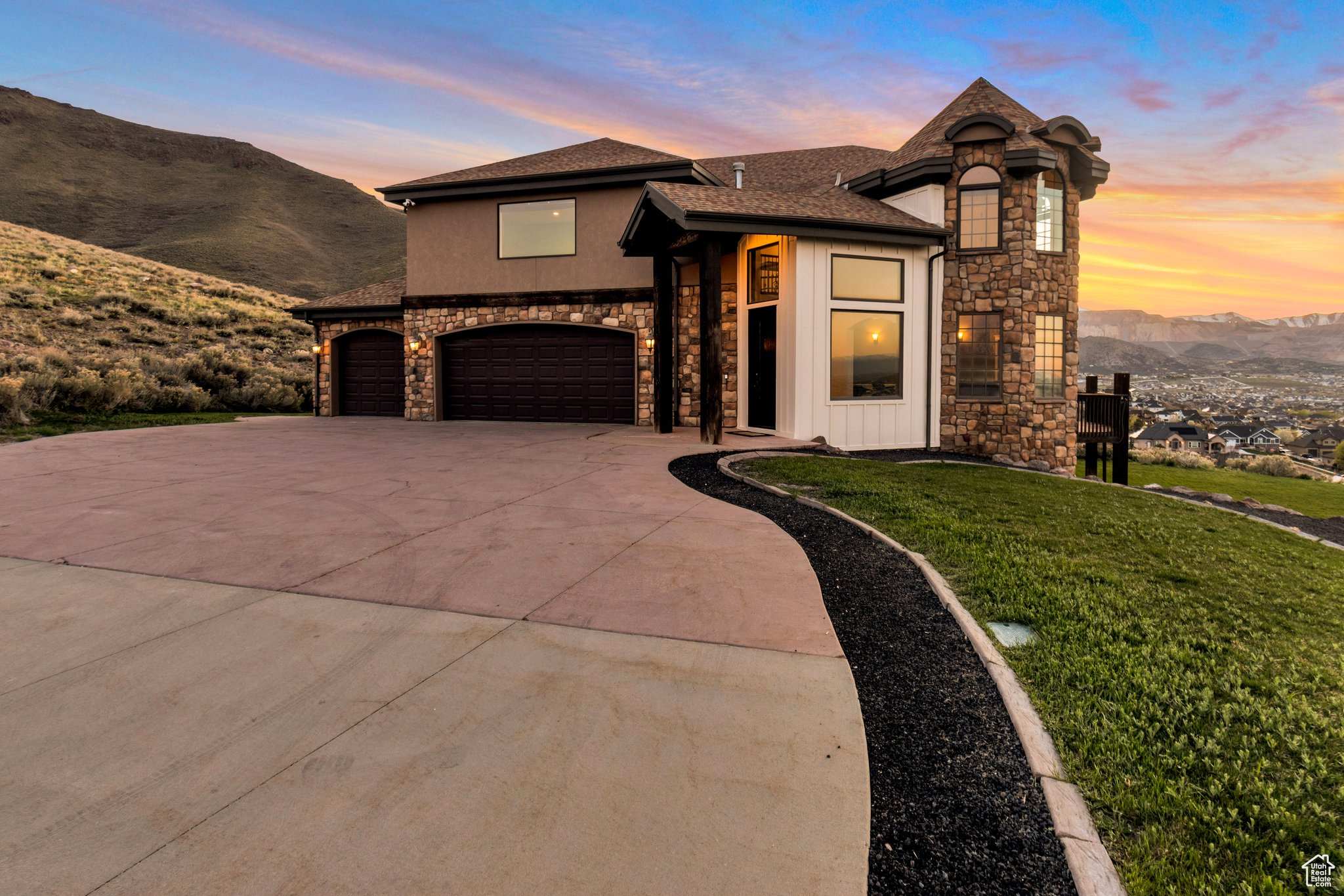 Grand Palace in SLC with Home Theater and Panoramic Views | Photo 76