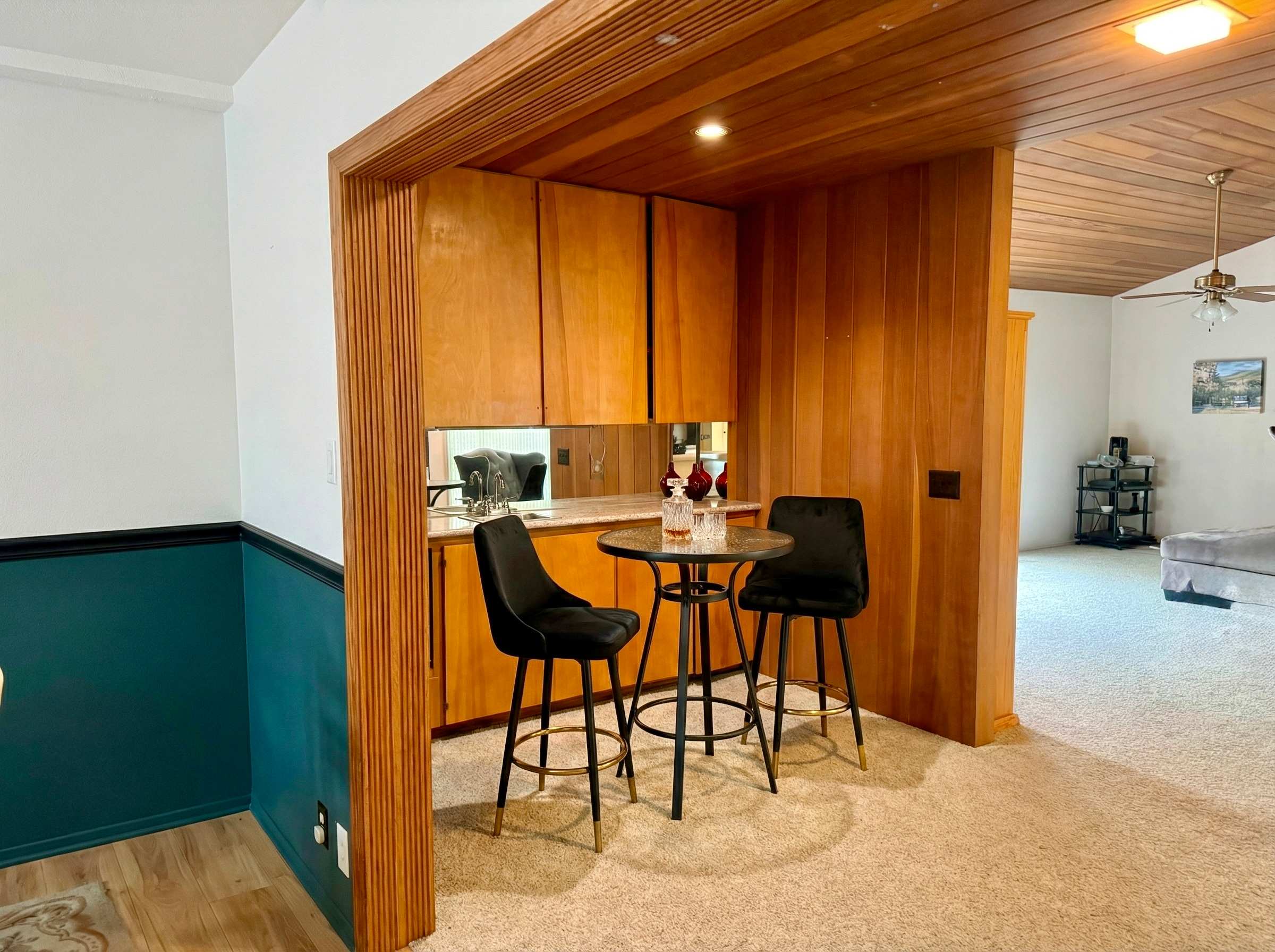 Mid-Century Ojai Escape | Hot Tub & Serene Garden 4