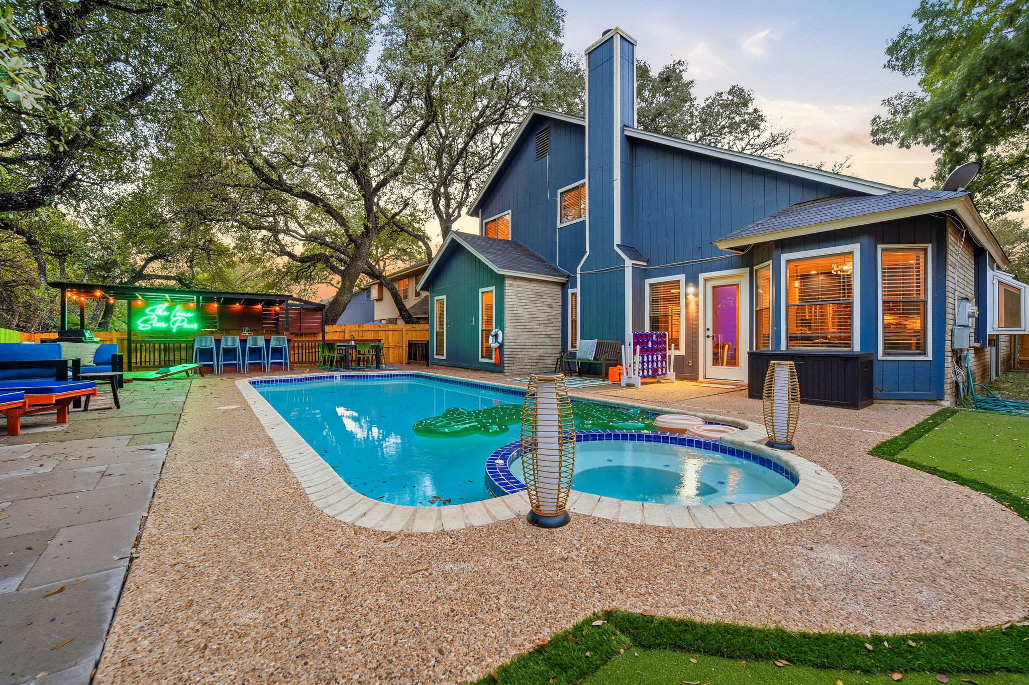 Resort Style Backyard • Arcade Games • Hot Tub